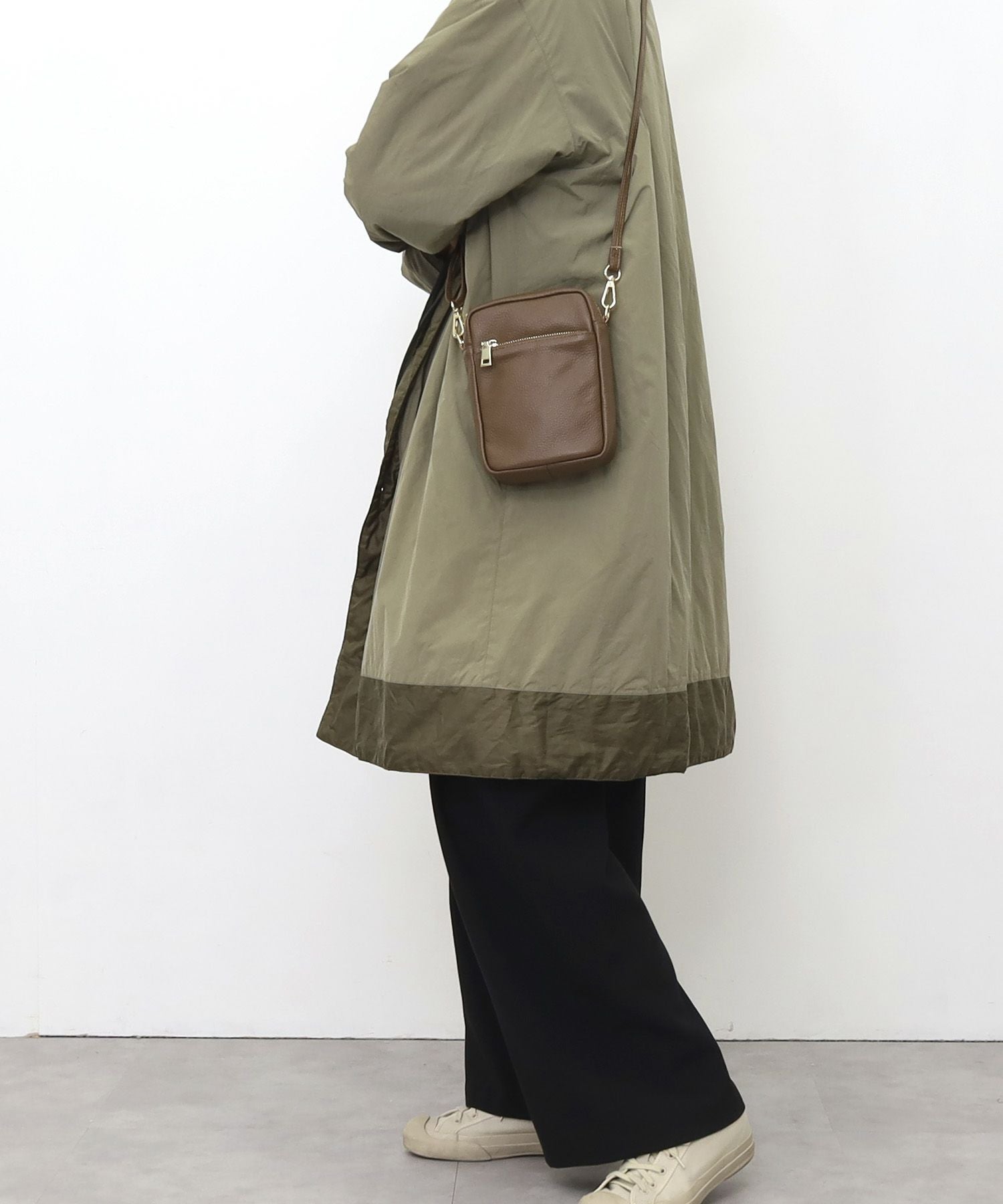 OUTLET SALE】COOCO クーコ 【本革縦型ミニショルダーバッグ】 クーコ