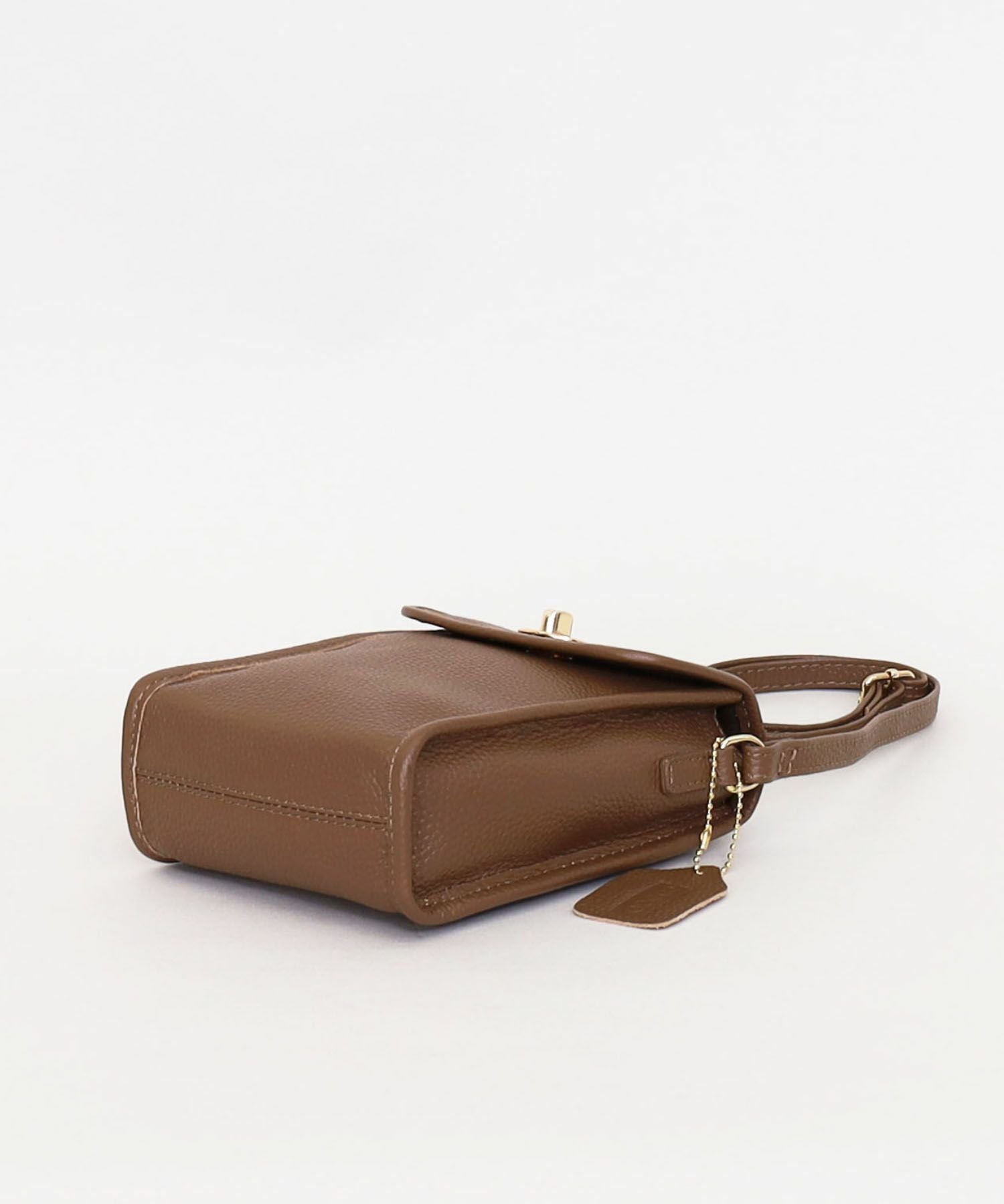 OUTLET SALE】COOCO クーコ 【本革ヒネリ金具縦型ショルダーバッグ
