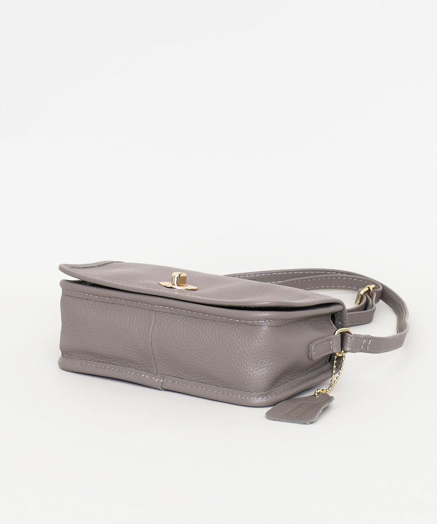 OUTLET SALE】COOCO クーコ 【本革ヒネリ金具横型ショルダーバッグ
