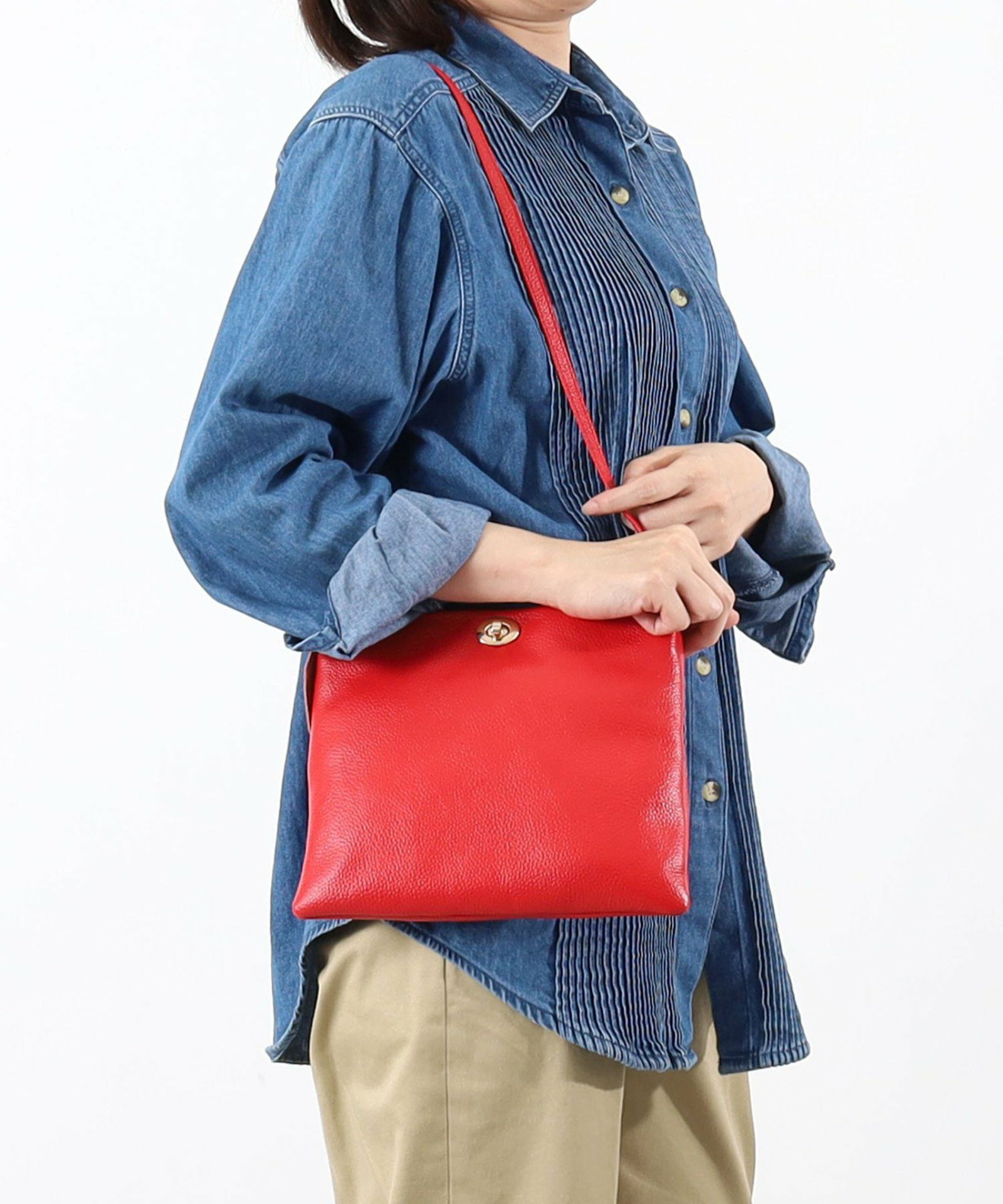 OUTLET SALE】シュリンクレザーヒネリ金具薄マチスクエア型ショルダー