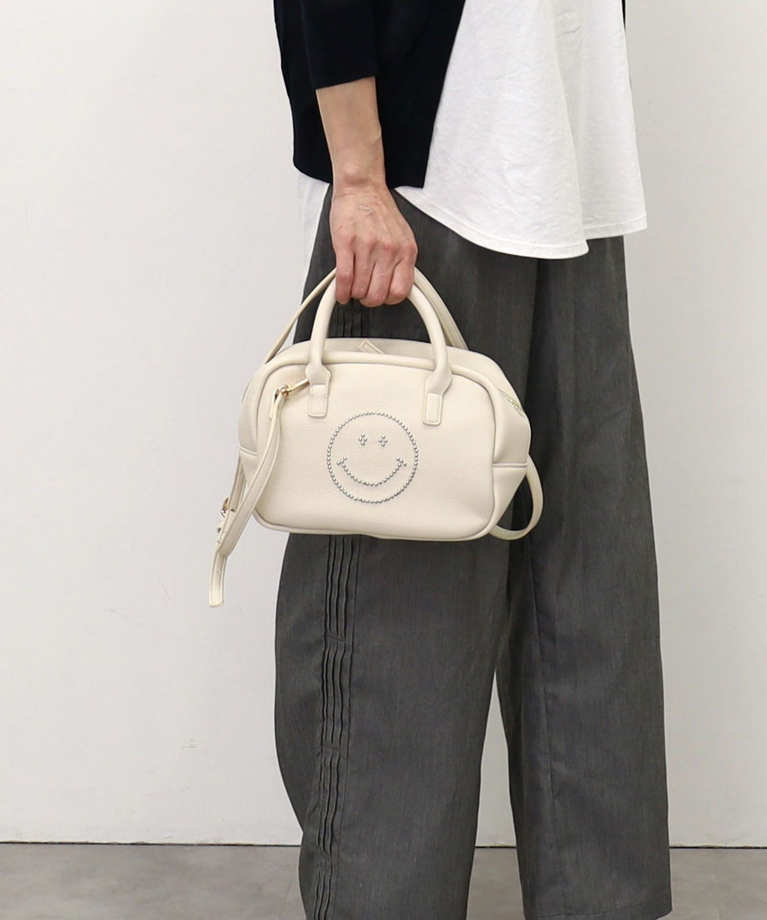 OUTLET SALE】クーコ COOCO SMILEY／スタッズフェイクレザー