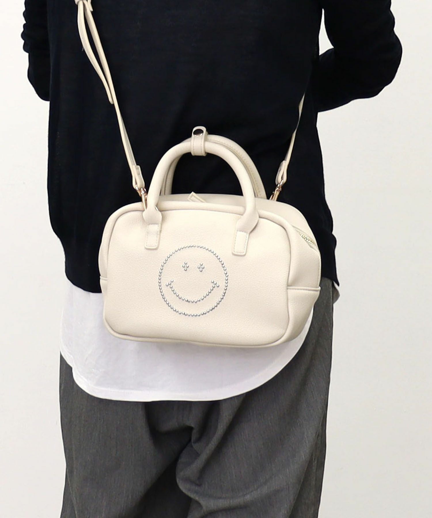 OUTLET SALE】クーコ COOCO SMILEY／スタッズフェイクレザー