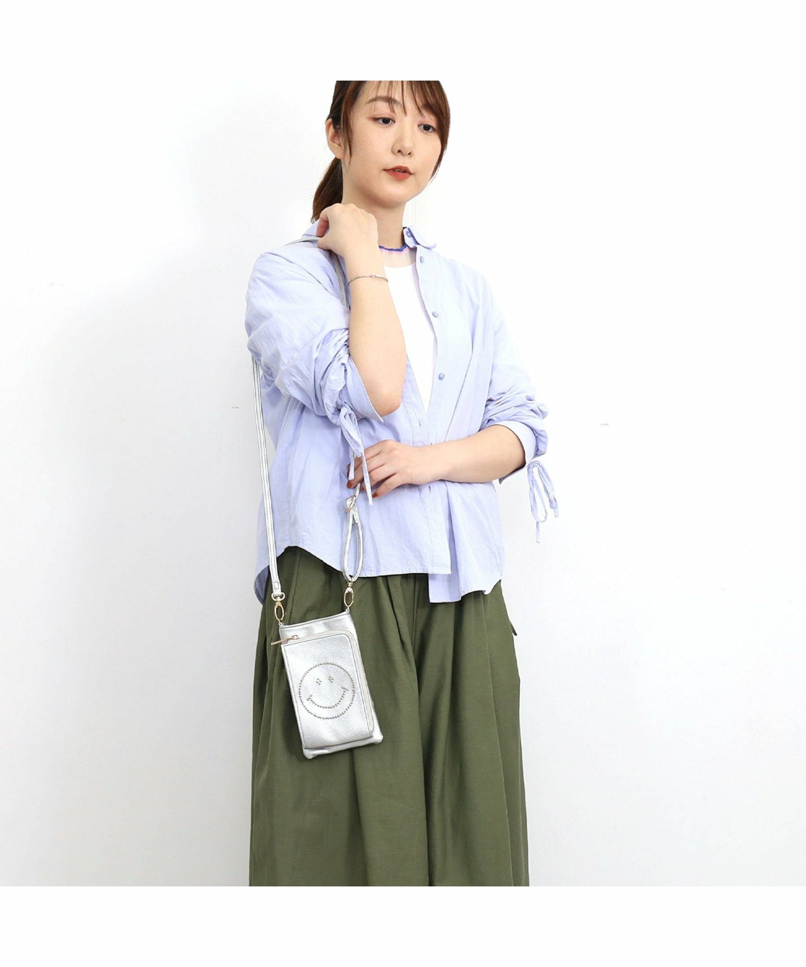 GW SALE】MAX50％OFF SMILEY／スタッズフェイクレザースマホ