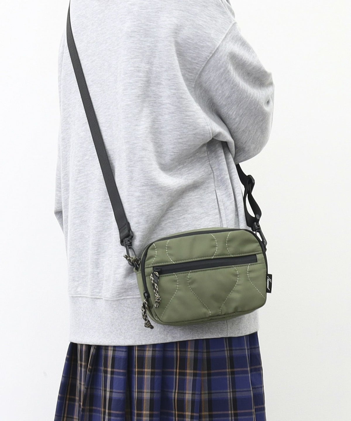 モデル163cm　カーキ