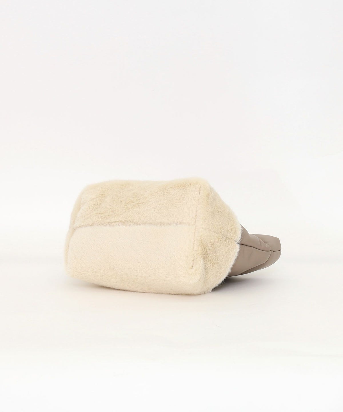 395　グレージュ