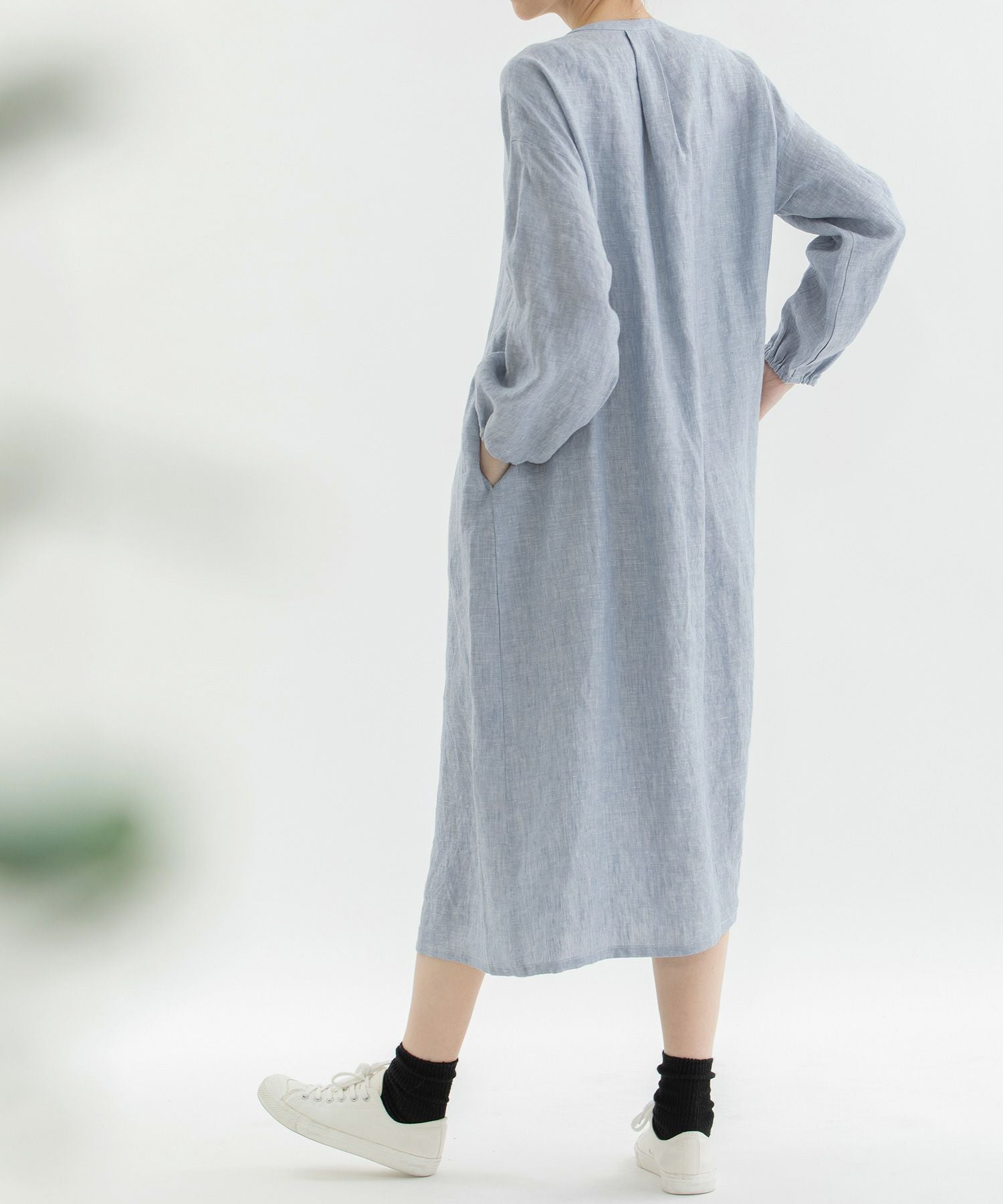 PRE SALE＞ノーカラータックづかいリネンワンピース | COO ONLINE