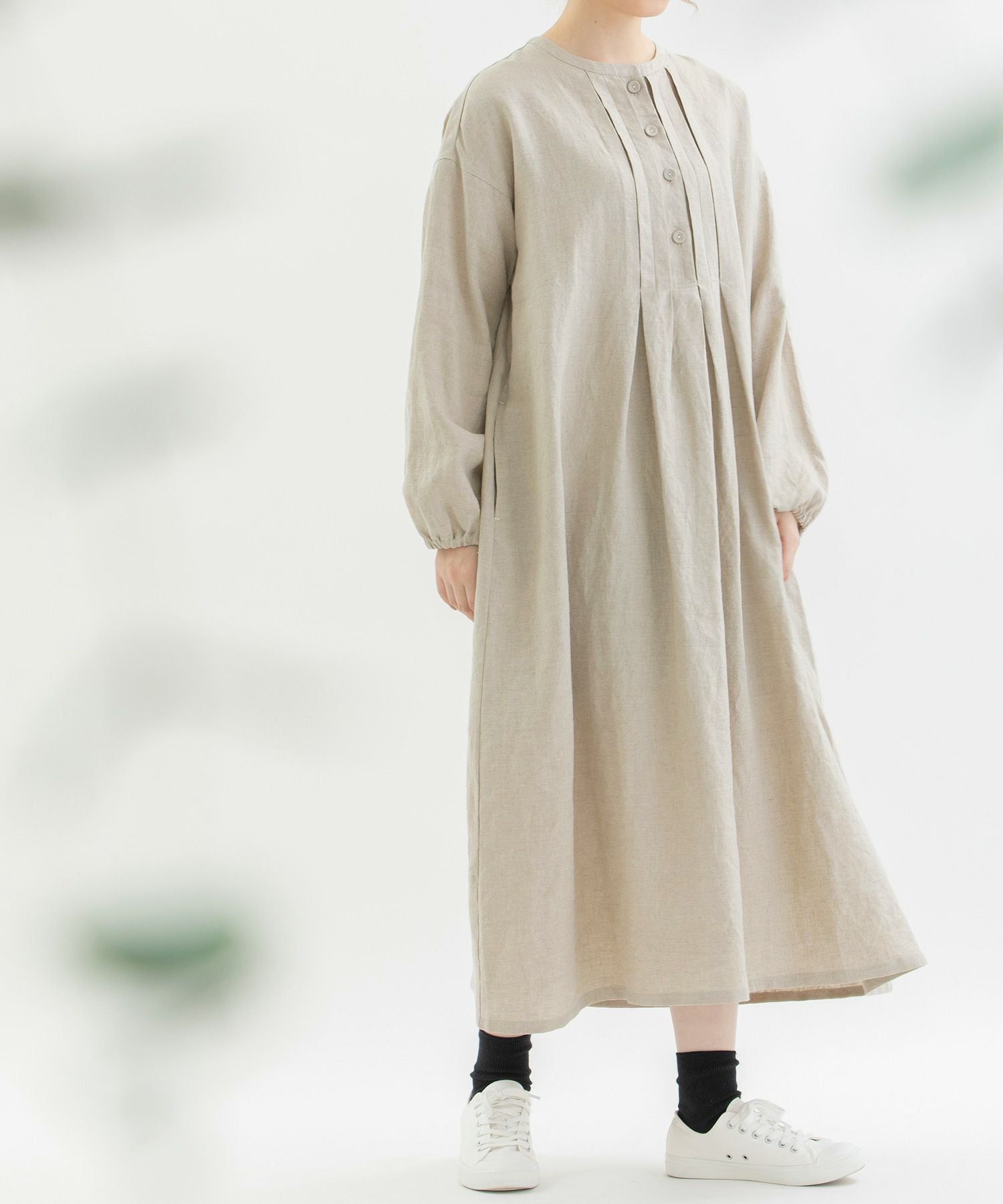 PRE SALE＞ノーカラータックづかいリネンワンピース | COO ONLINE