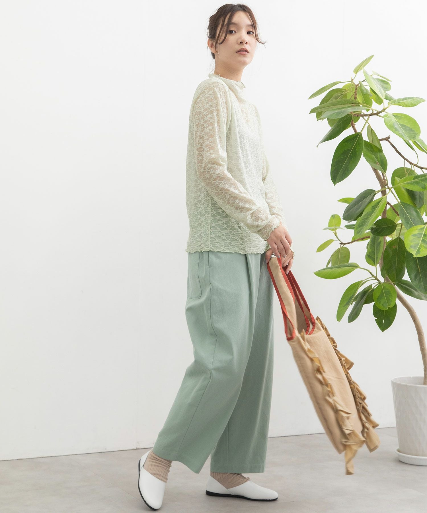 断*中様 soor ploom turtleneck 2Y 花柄　タートルネック soor ploom 花柄 ハイネック Tシャツ 2y meadow SOOR PLOOM（Tシャツ