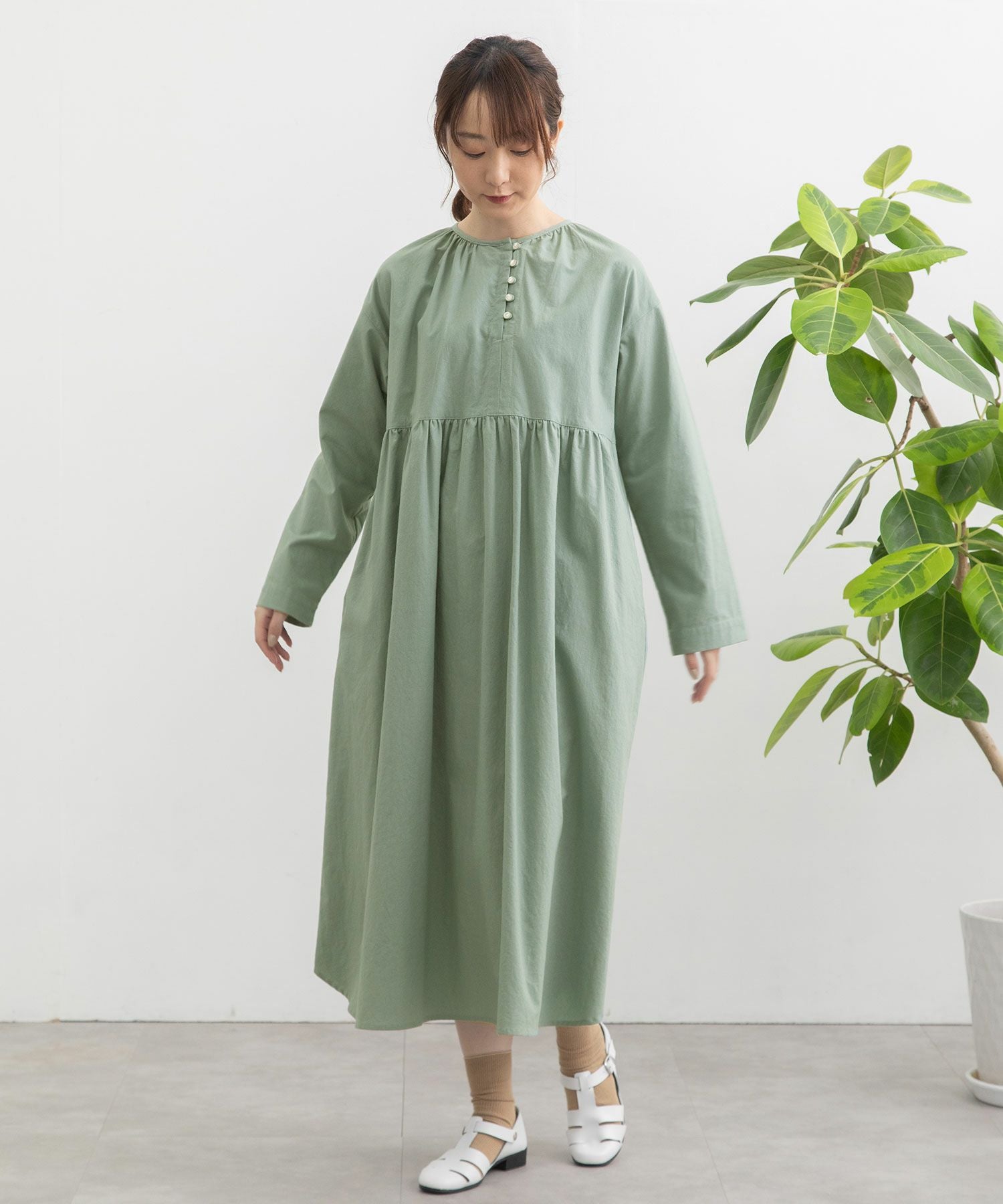 SPECIAL PRICE】並びボタンギャザーワンピース | COO ONLINE