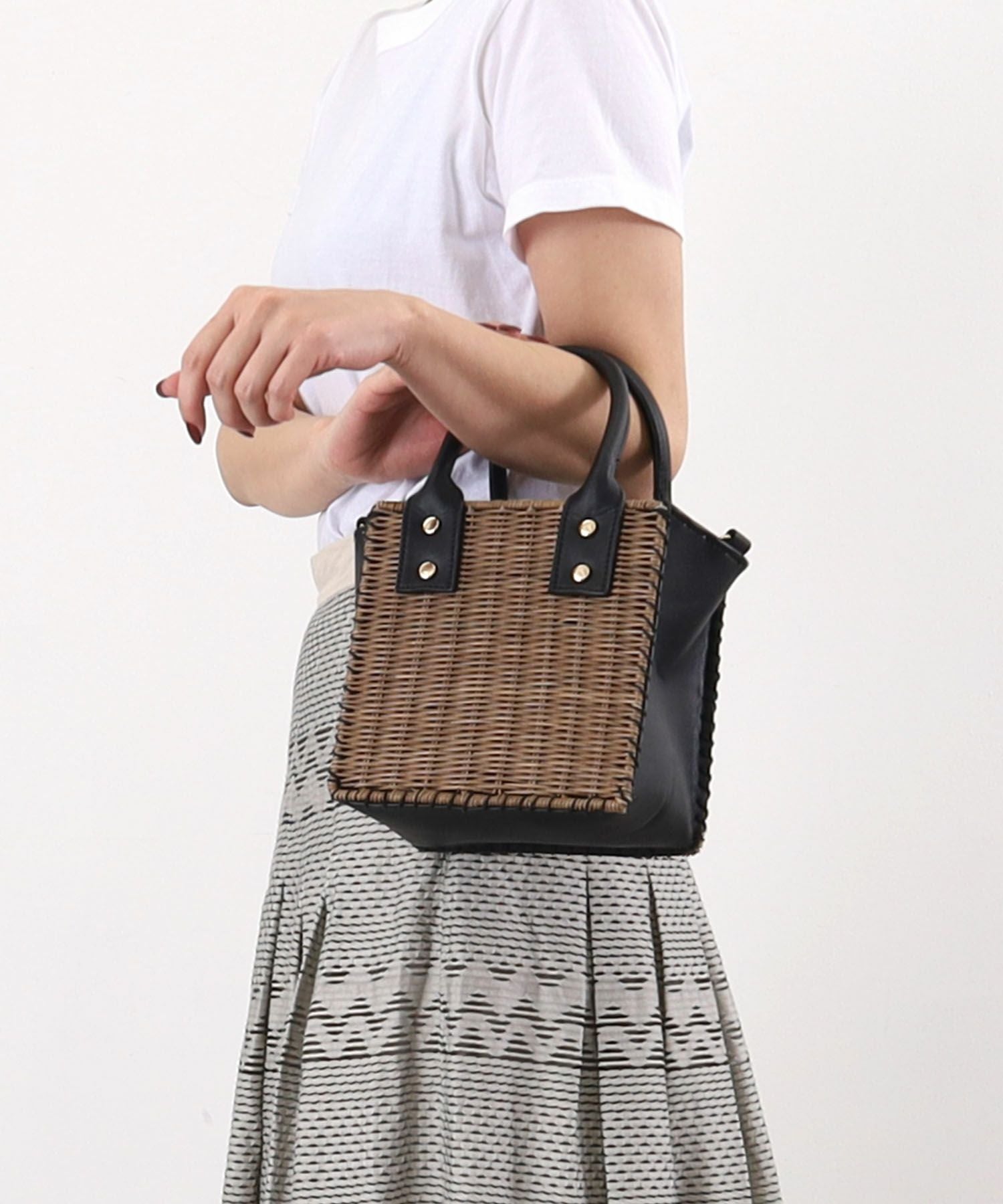 OUTLET SALE】クーコ COOCO フェイクレザーxラタンスクエア2WAY