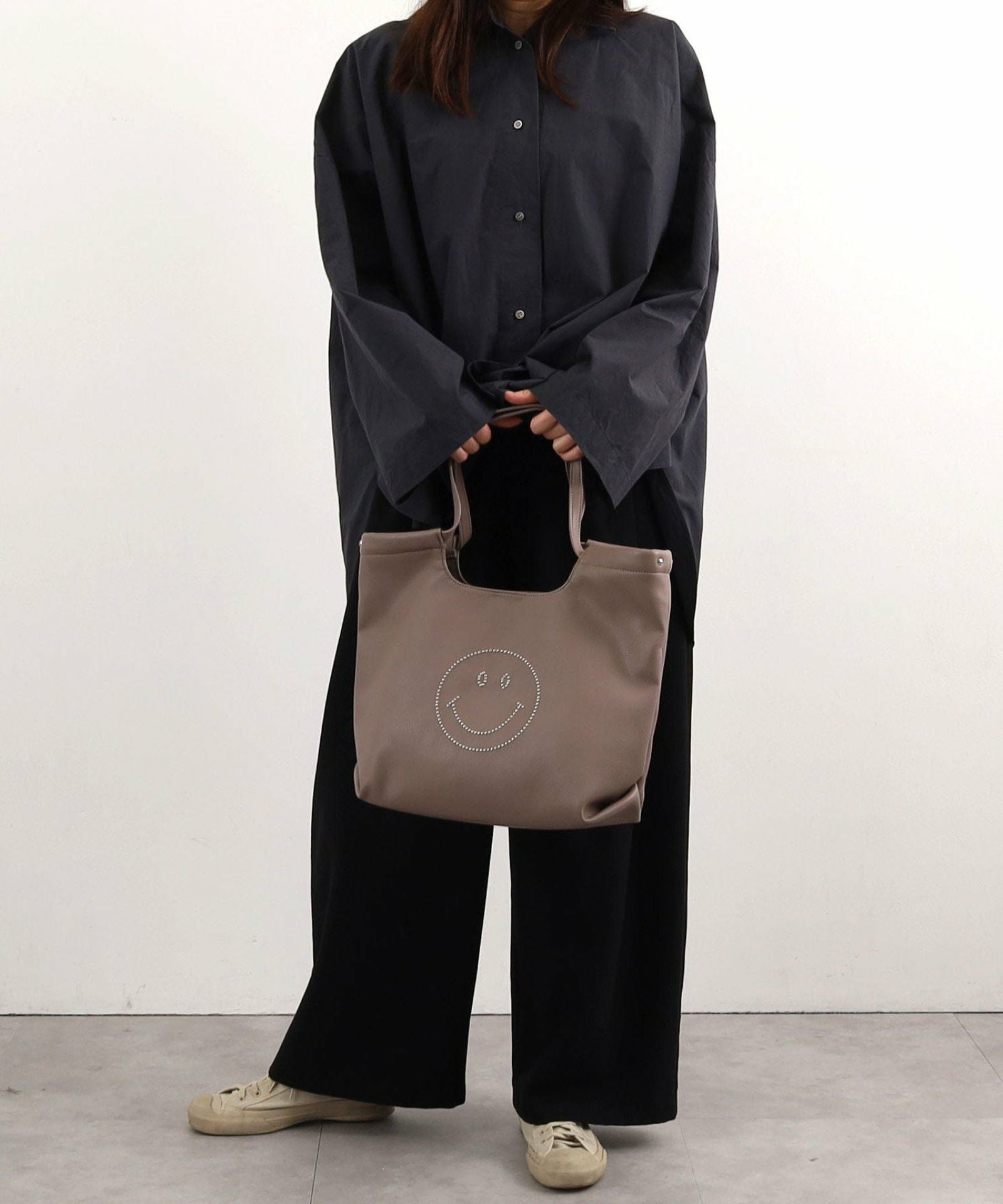 イカタコトートバッグ　おやすみ GW SALE】MAX50％OFF COOCO クーコ 【COOCO x SMILEY トート