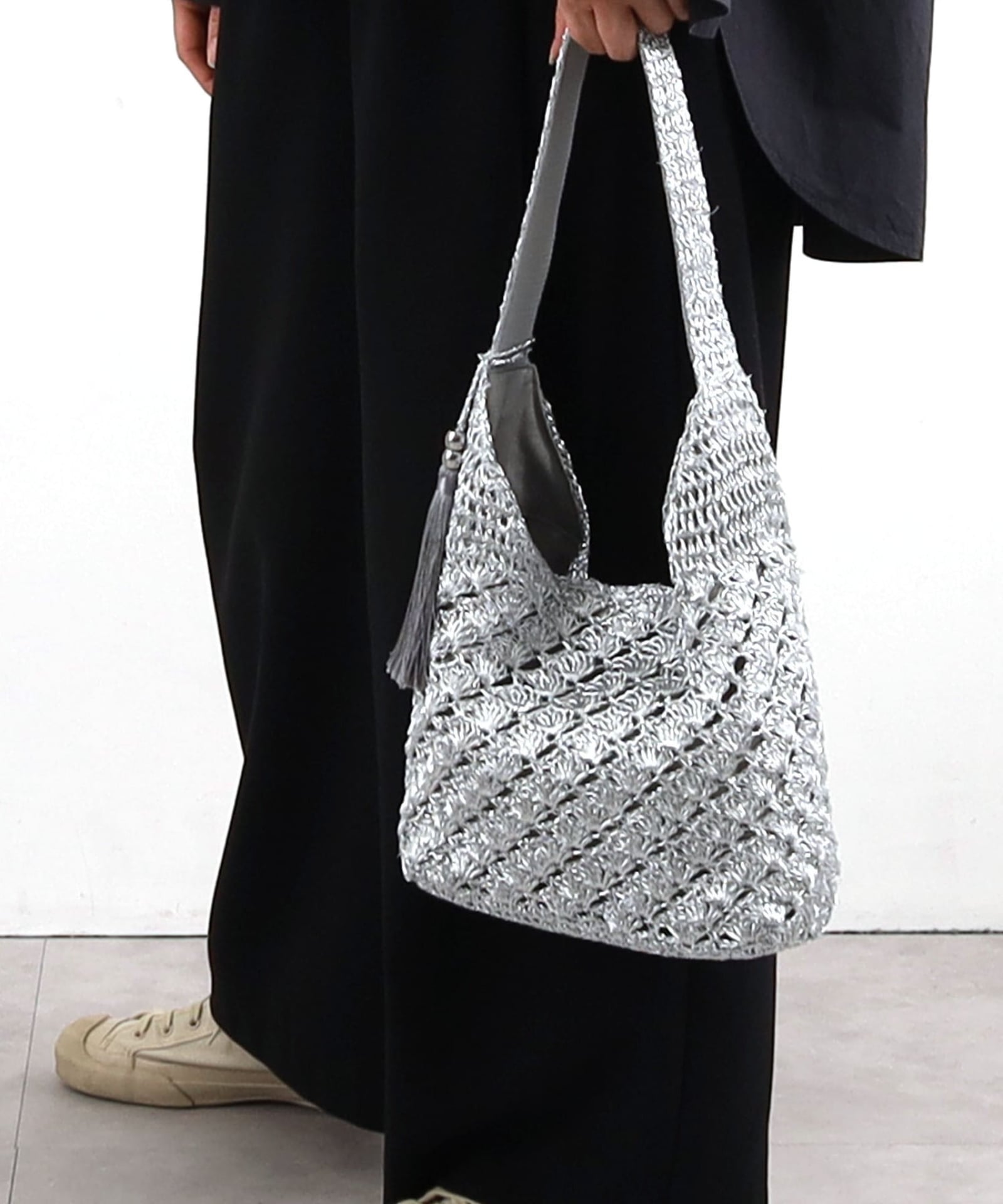 OUTLET SALE】ﾒﾀﾘｯｸ柄編みﾜﾝｼｮﾙﾀﾞｰﾊﾞｯｸﾞ | COO ONLINE