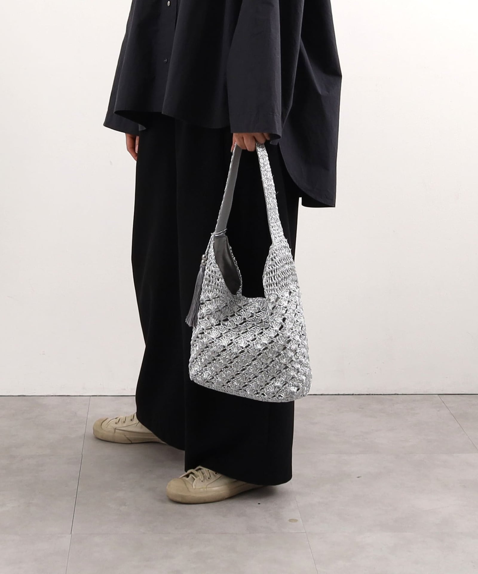 OUTLET SALE】ﾒﾀﾘｯｸ柄編みﾜﾝｼｮﾙﾀﾞｰﾊﾞｯｸﾞ | COO ONLINE