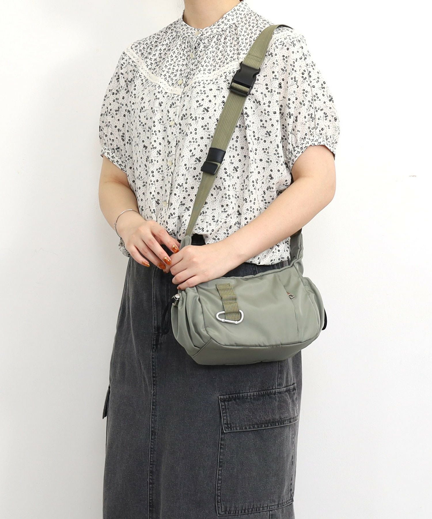 Nananoel ナナノエル 【カラビナ付きミニショルダーバッグ