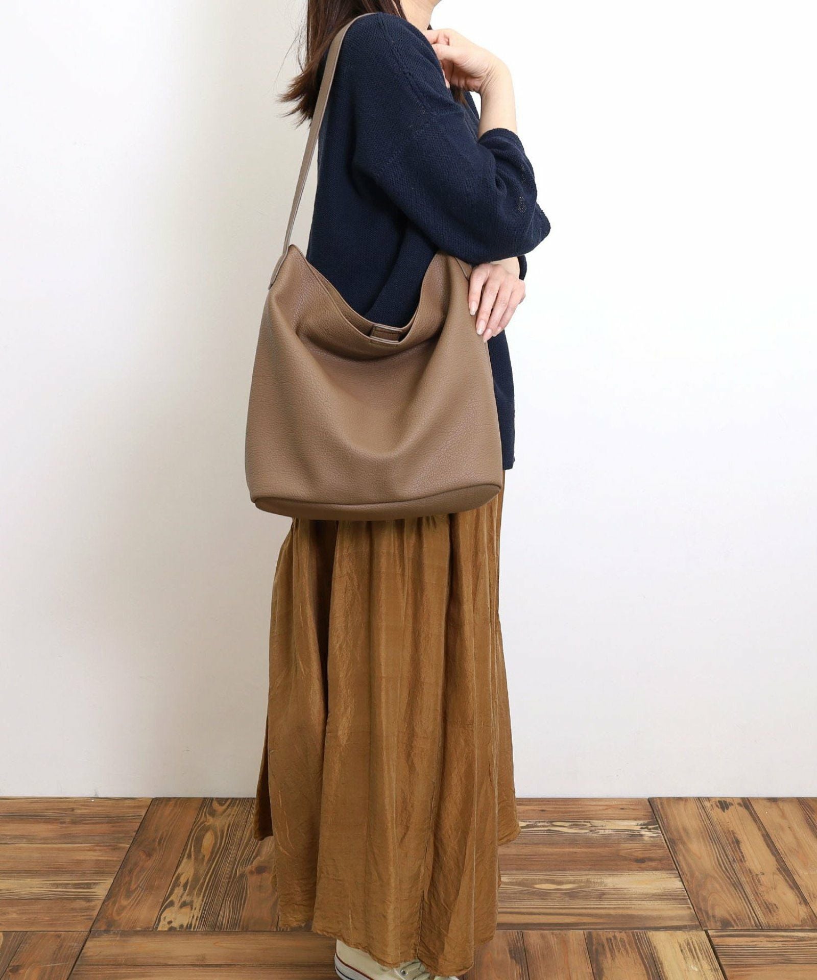 ☆SUMMER SALE☆【OUTLET SALE】 フェイクレザーショルダーバッグ