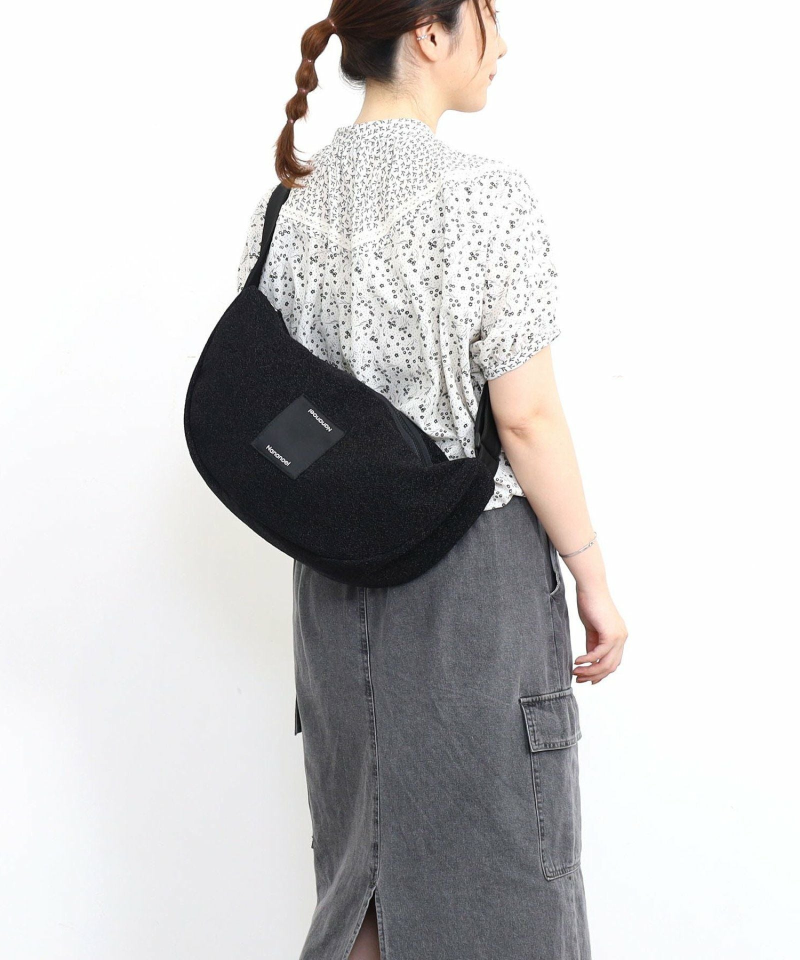 GW SALE】MAX50％OFF nellie メタリックムーン型ショルダー
