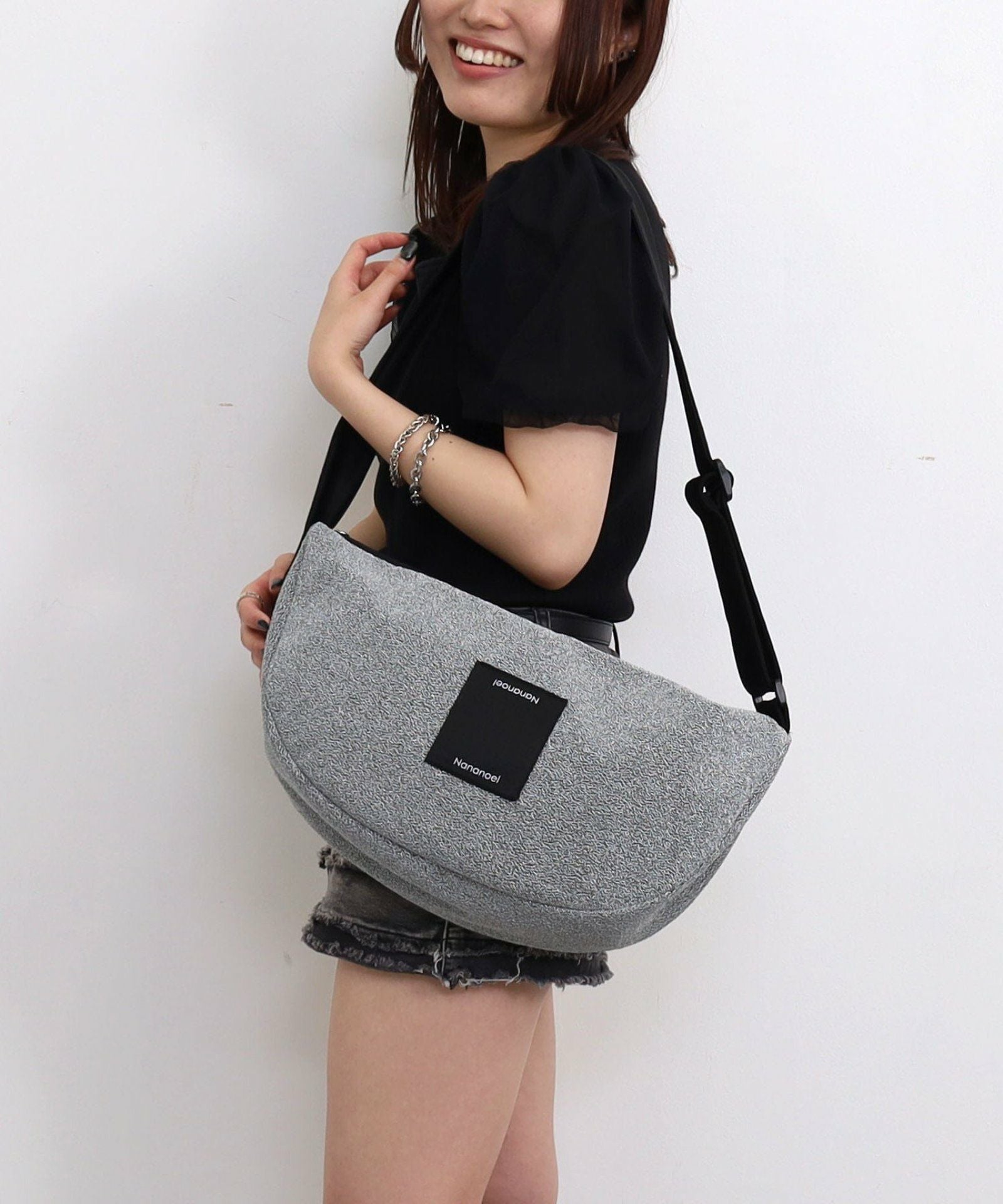 nellie メタリックムーン型ショルダーバッグ 定番FG | COO ONLINE