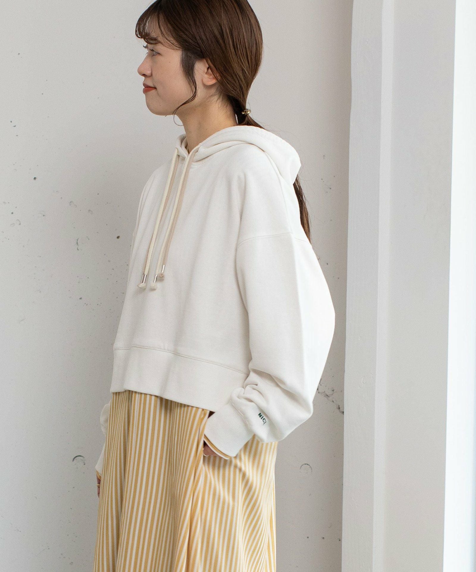 PRE SALE＞ロゴ刺繍クロップドフーディ | COO ONLINE