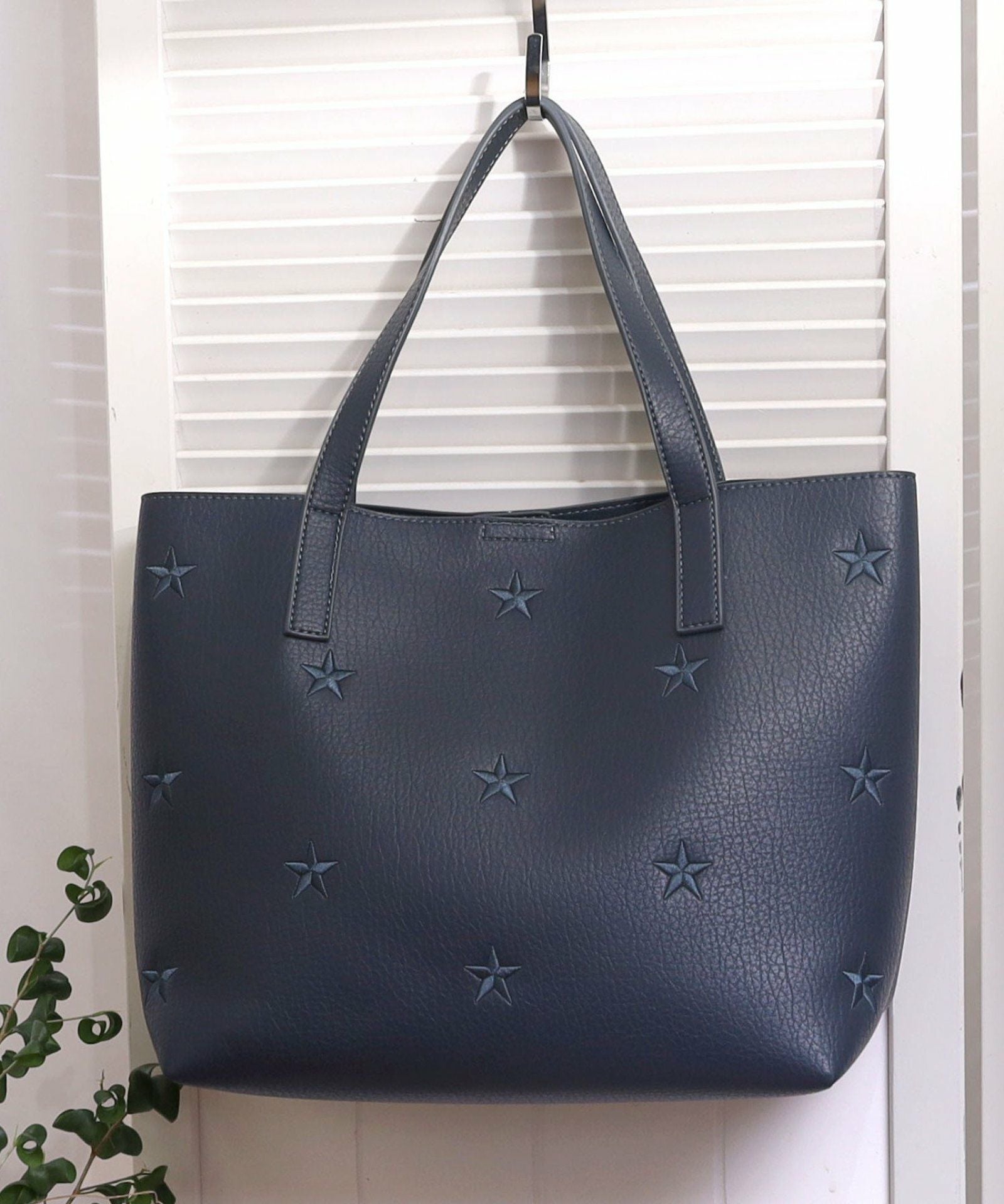 期間限定SALE BASIC AITEM 10%OFF】 星柄刺繍フェイクレザートート