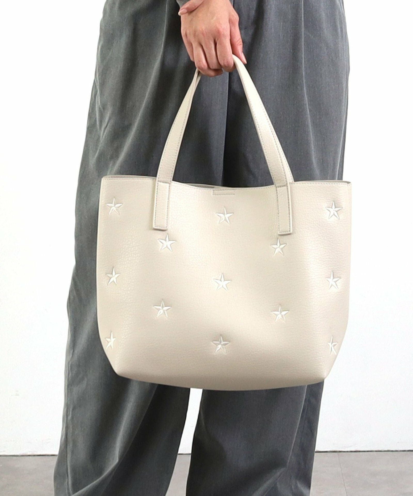 スーパーSALE】20％OFF 星柄刺繍フェイクレザートートバッグ／A4対応