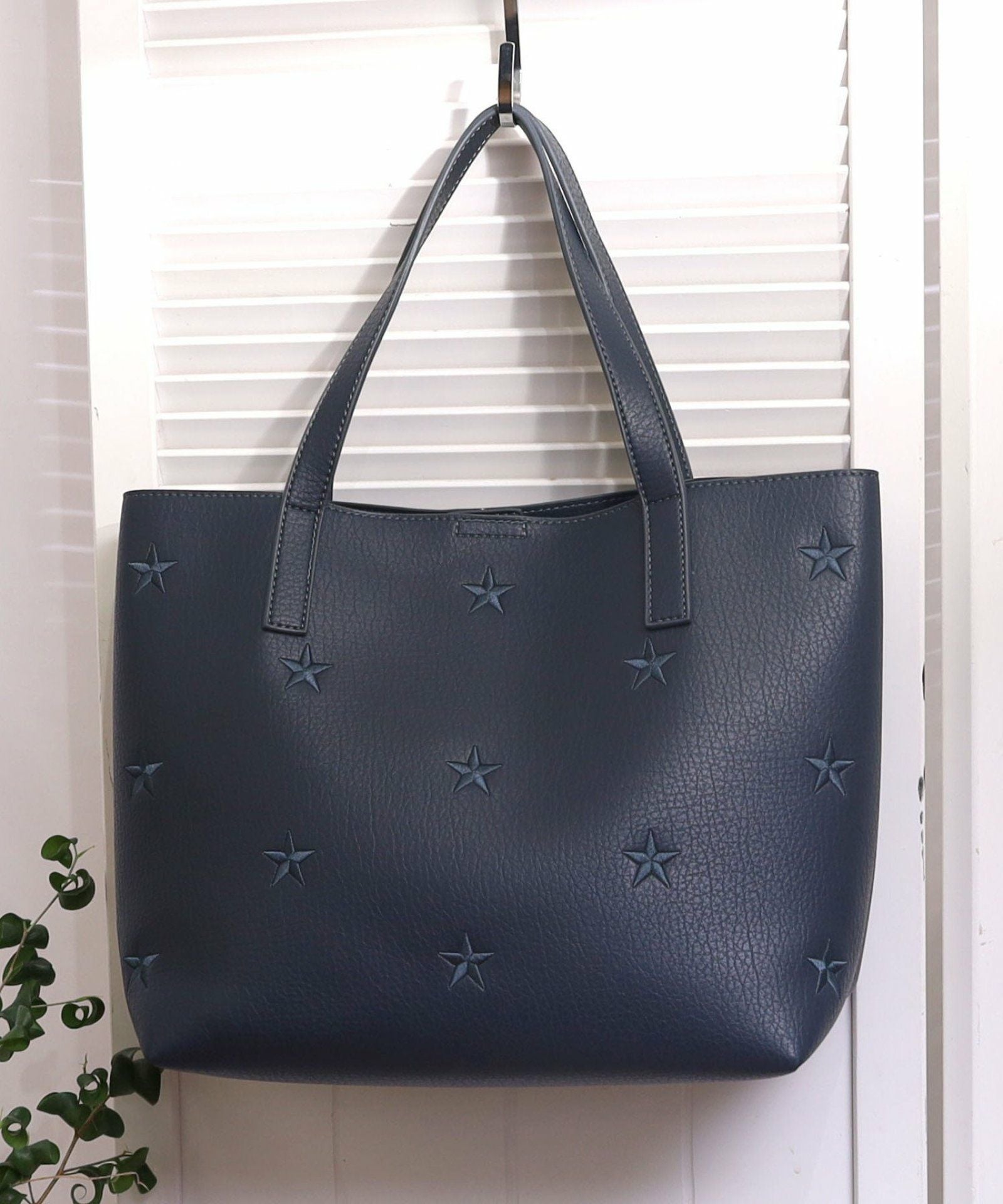 期間限定SALE BASIC AITEM 10%OFF】 星柄刺繍フェイクレザートート