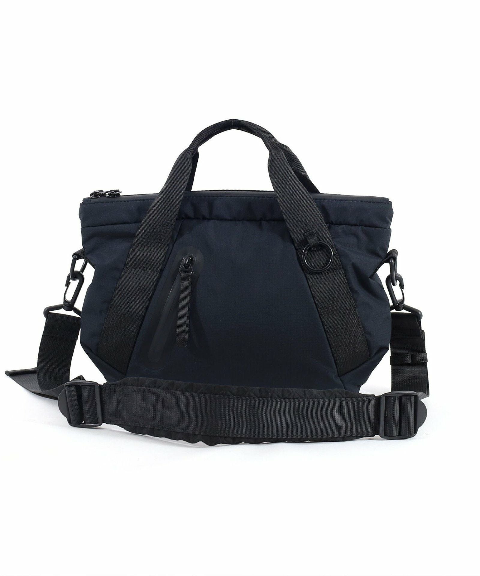 2、3回ほどしか使用してません。 ☆SUMMER SALE☆【OUTLET SALE】 圧着ファスナー2WAYショルダー