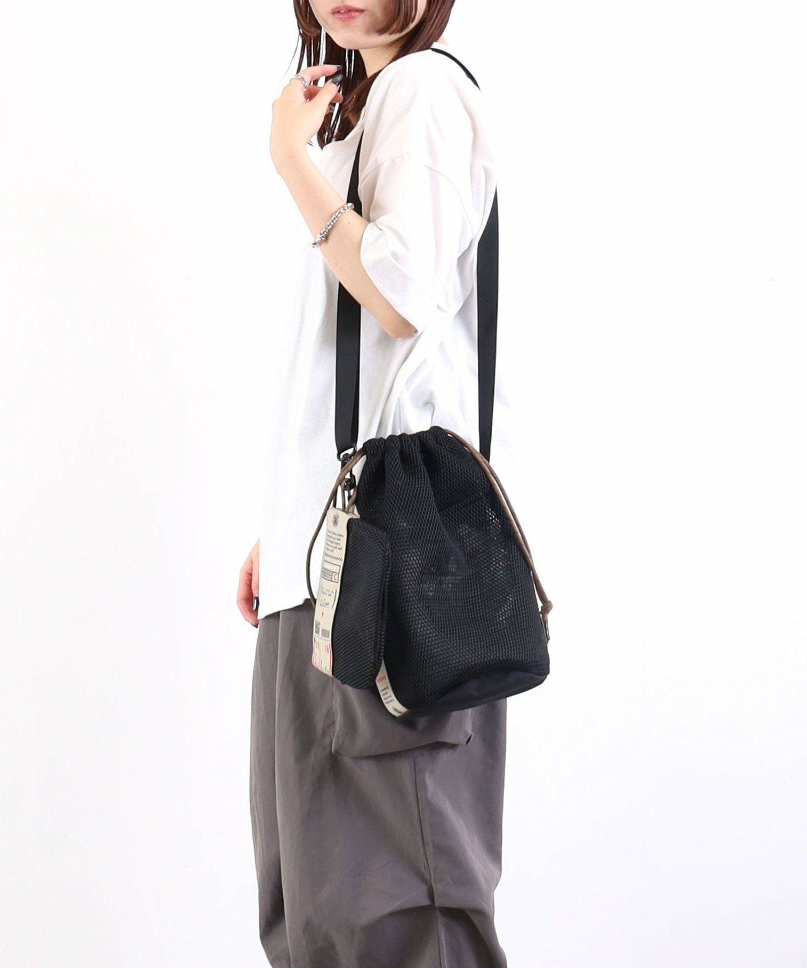 ☆SUMMER SALE☆【OUTLET SALE】 ロゴテープメッシュ巾着ショルダー