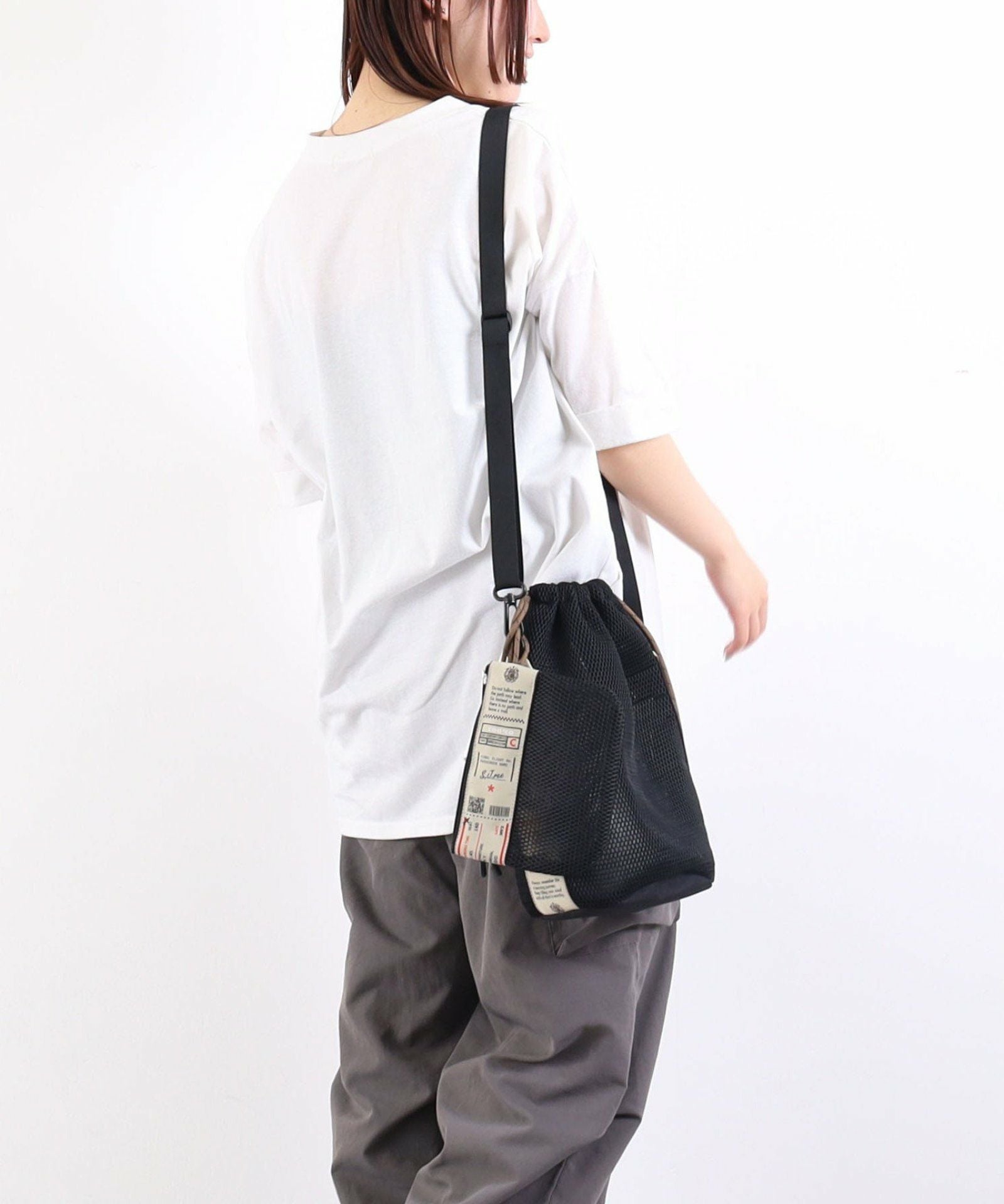 ☆SUMMER SALE☆【OUTLET SALE】 ロゴテープメッシュ巾着ショルダー