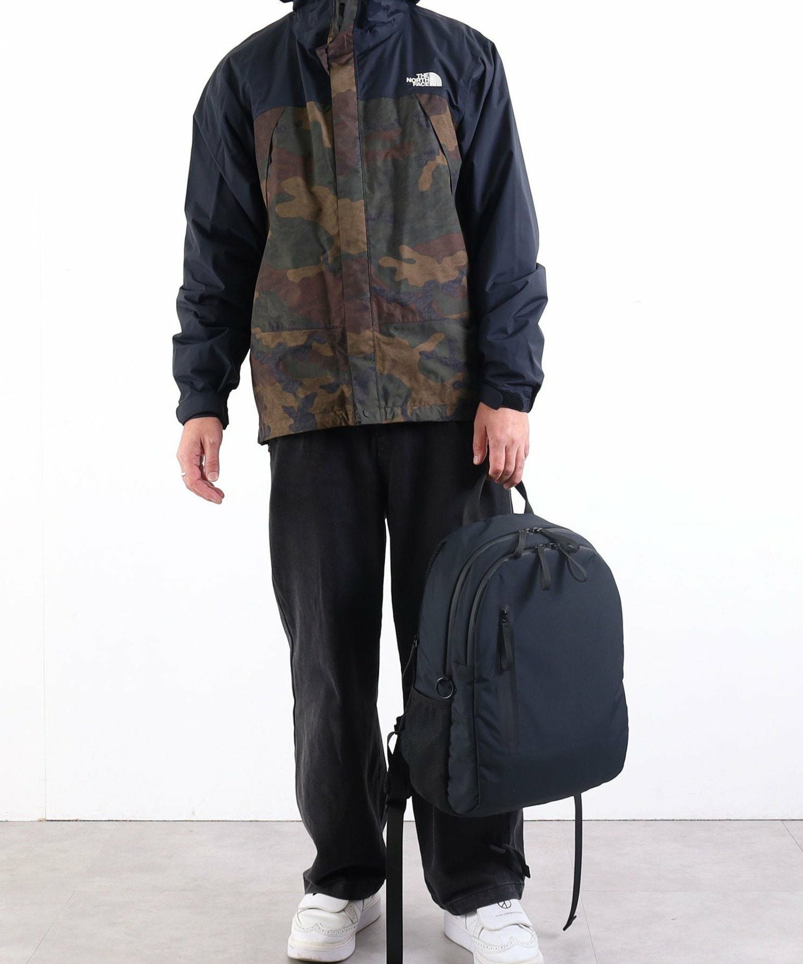 OUTLET SALE】 圧着ファスナー多機能バックパック／A4対応 | COO ONLINE