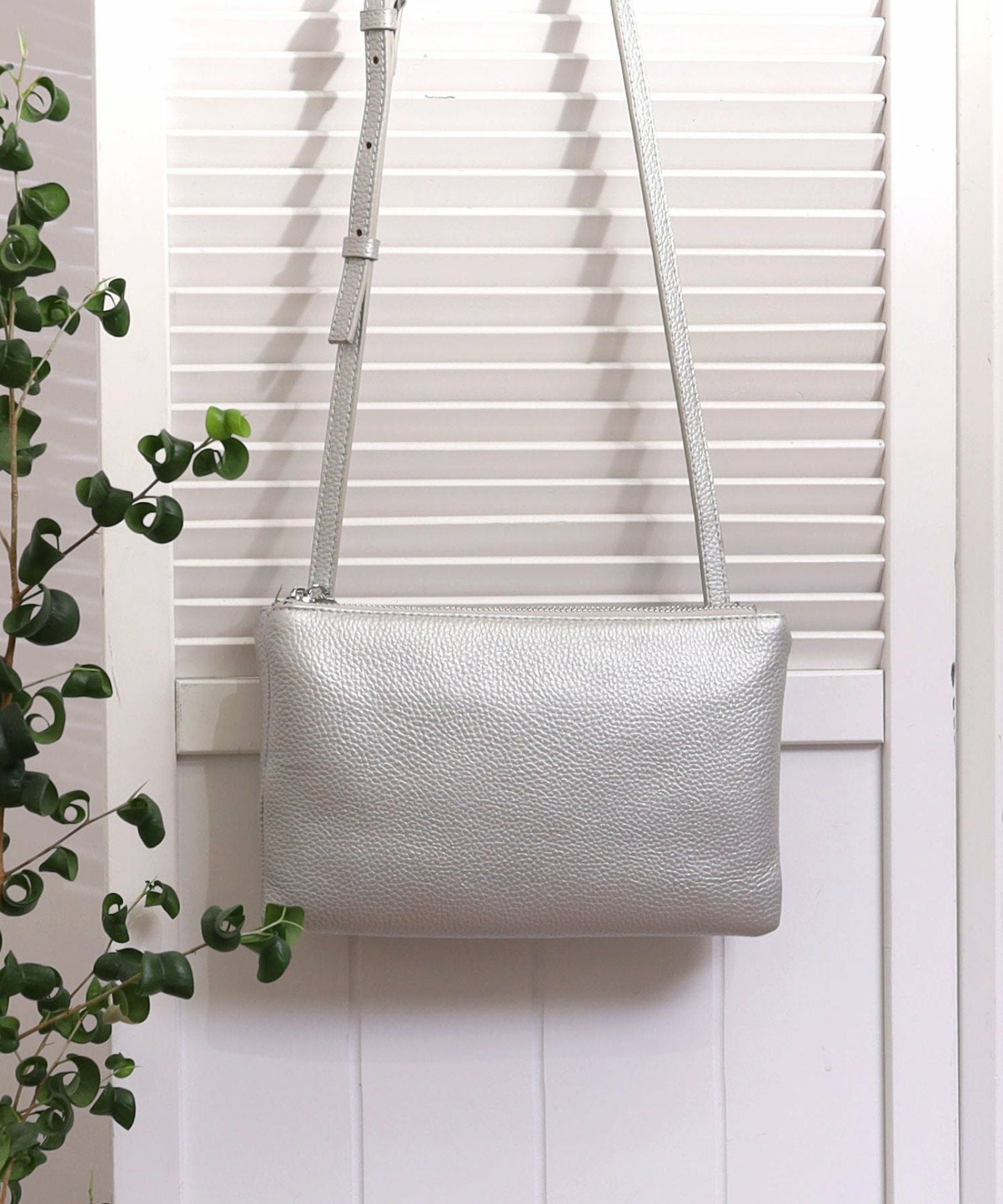 期間限定SALE BASIC AITEM 10%OFF】 シュリンクレザー2連ショルダー