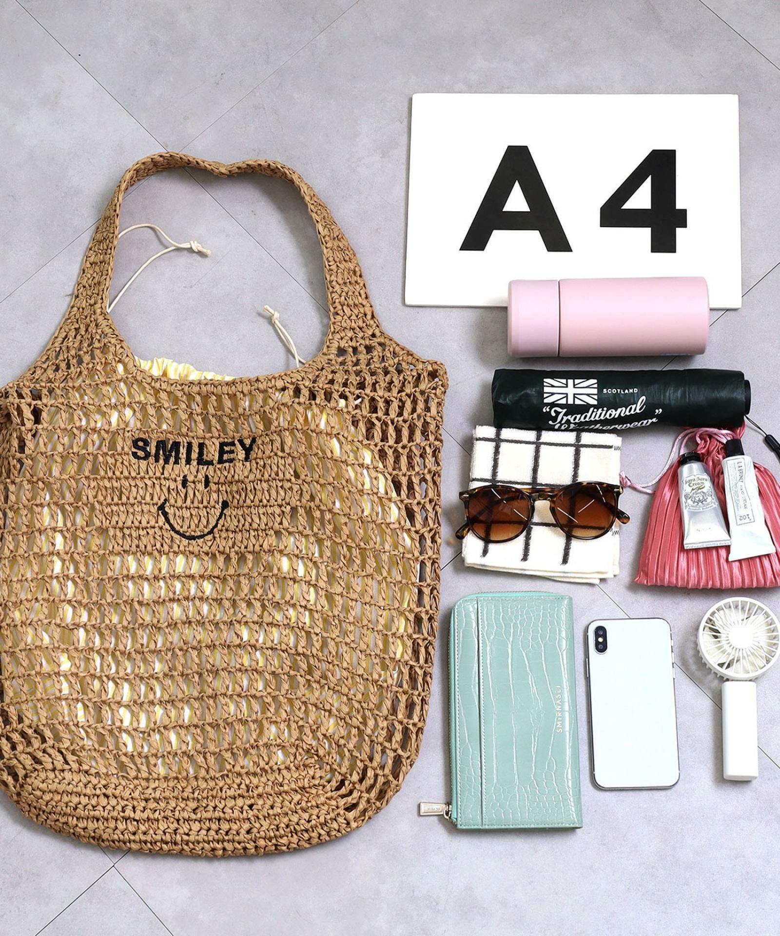 OUTLET SALE】 SMILEY 透かし編み刺繍入カゴバッグ／A4対応