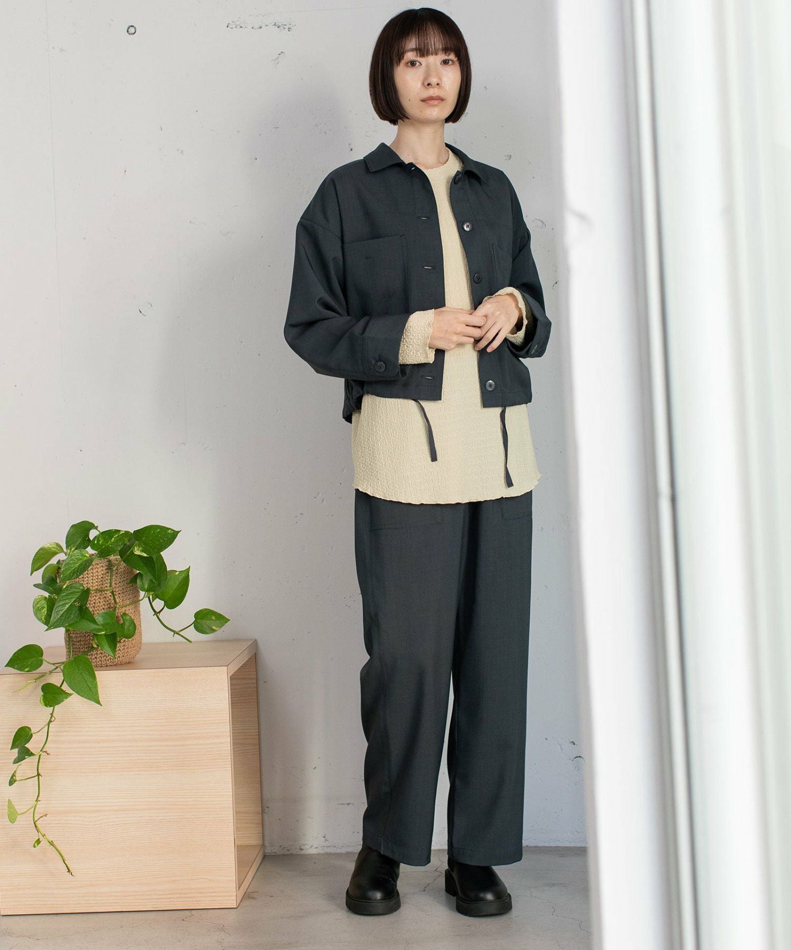 お値下げ　美品　Theory パッチポケット ジャケット ブルゾン ネイビー お値下げTheory パッチポケット ジャケット ブルゾン ネイビー Pサイズ