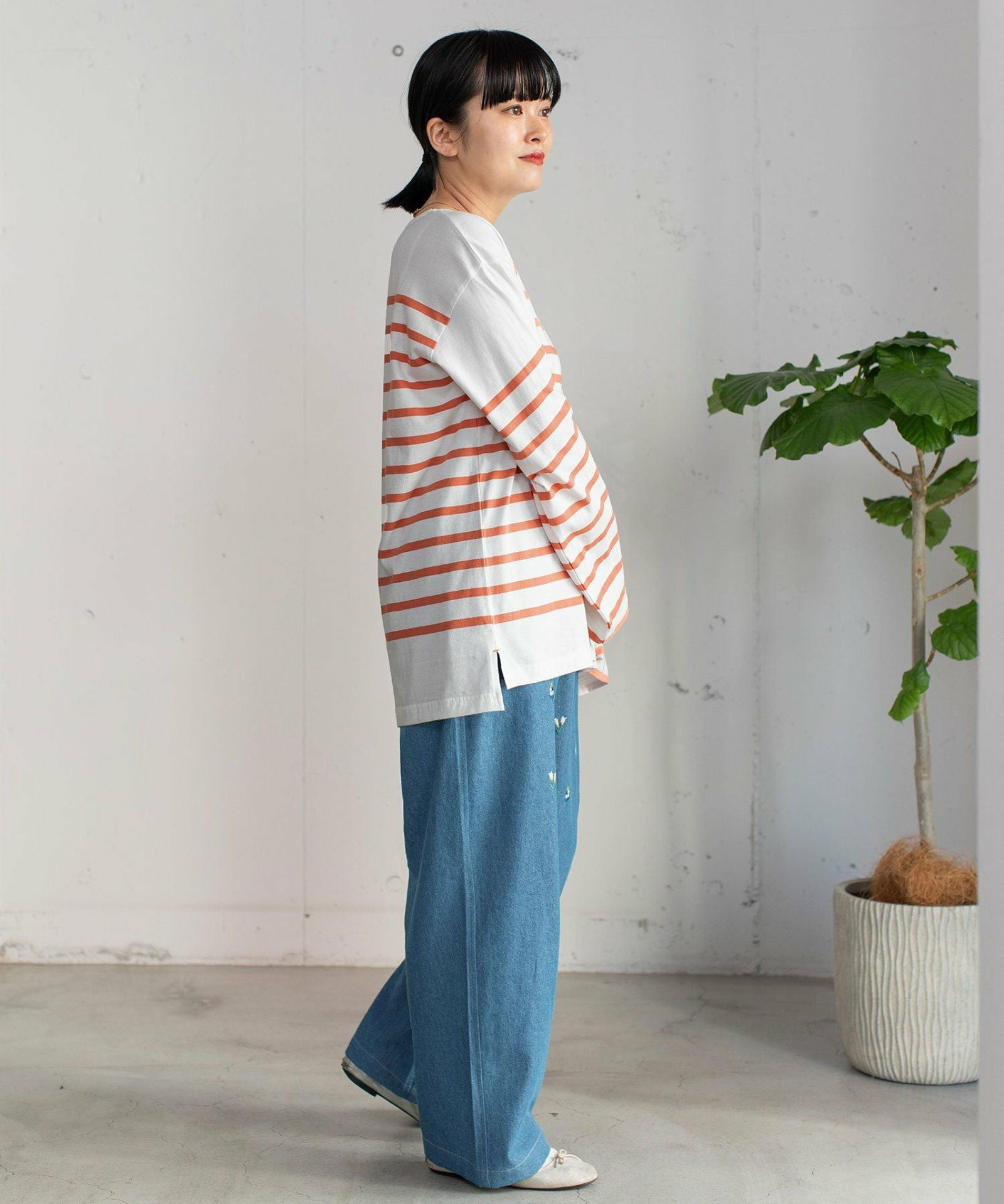SPECIAL PRICE】＜made in INDIA＞ボタニカル刺繍デニムストレート
