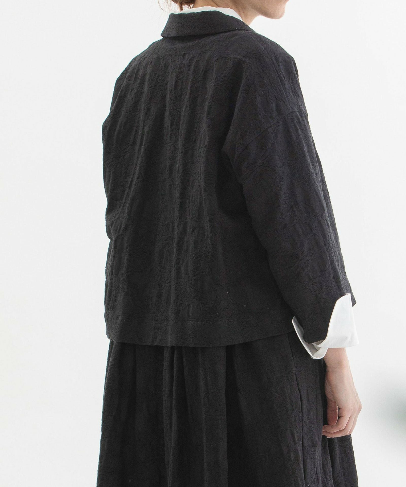 Gauze# リネンコットンジャケット　ジャガード織　総柄　黒　セレモニー SPECIAL PRICE】コットンリネンジャカードショートジャケット | COO ONLINE