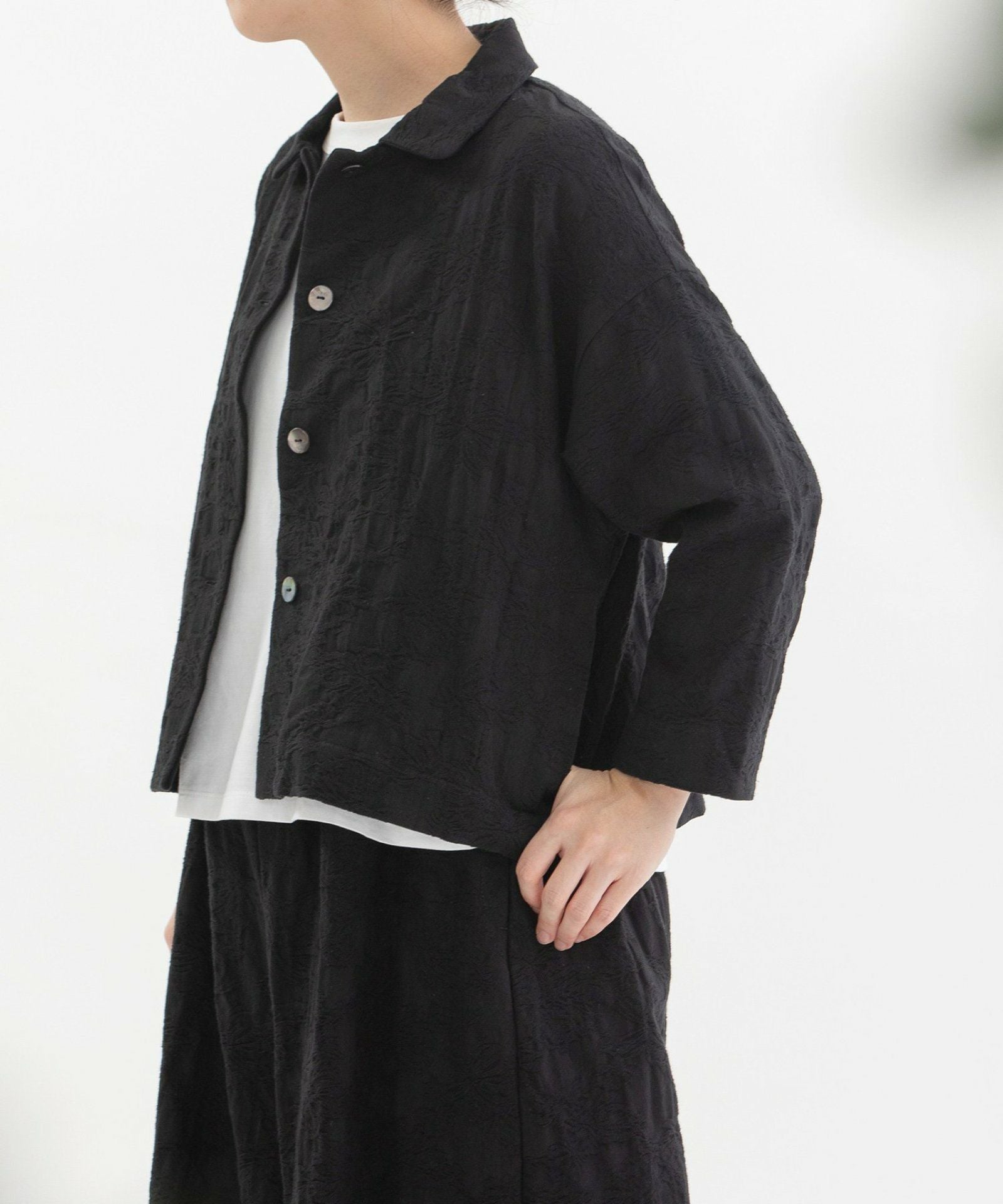 Gauze# リネンコットンジャケット　ジャガード織　総柄　黒　セレモニー SPECIAL PRICE】コットンリネンジャカードショートジャケット | COO ONLINE