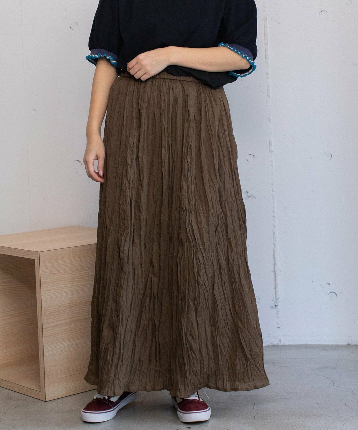 ダークブラウン