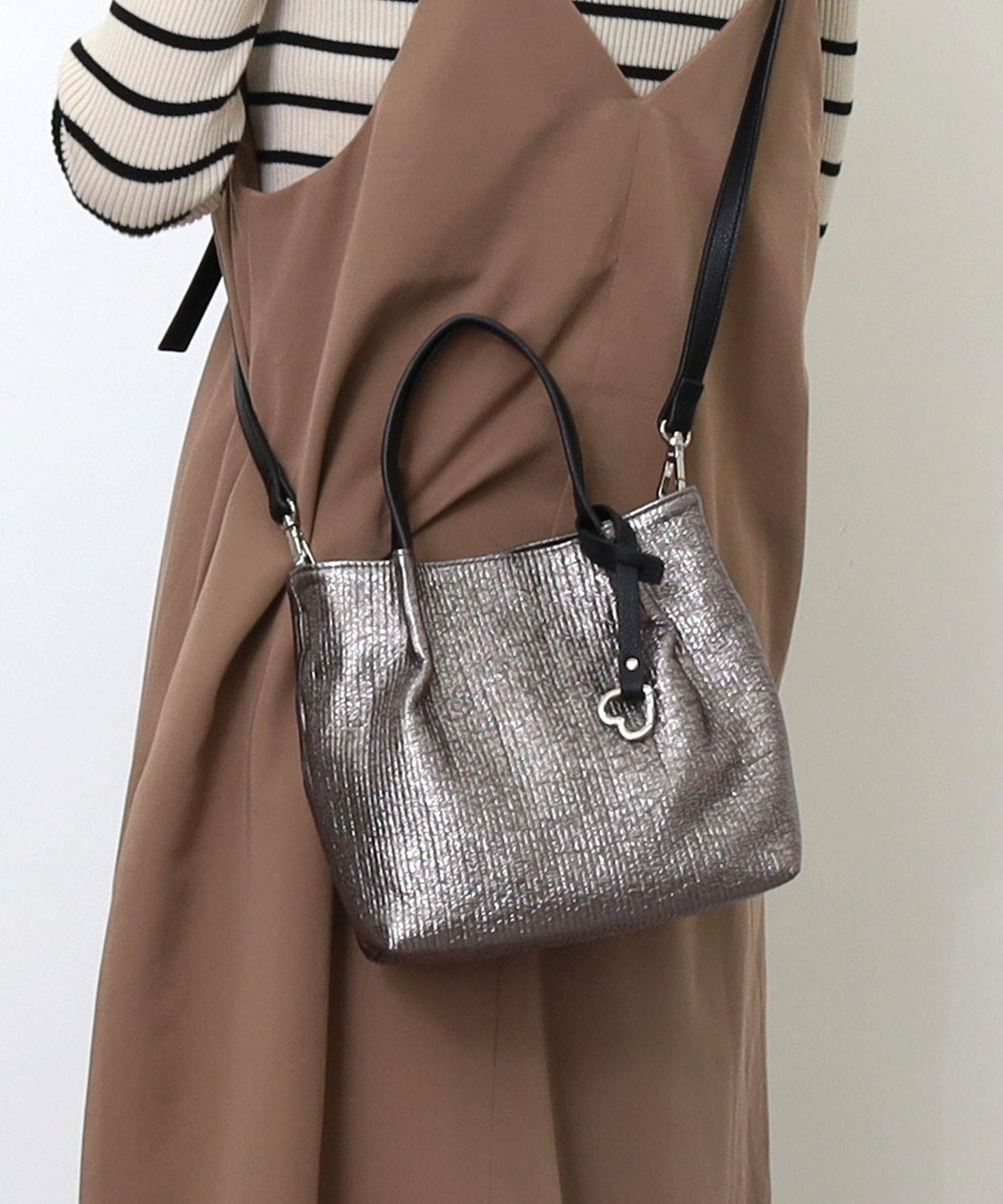 ☆SUMMER SALE☆メタリックツマミハンドル2WAYミニトートバッグ
