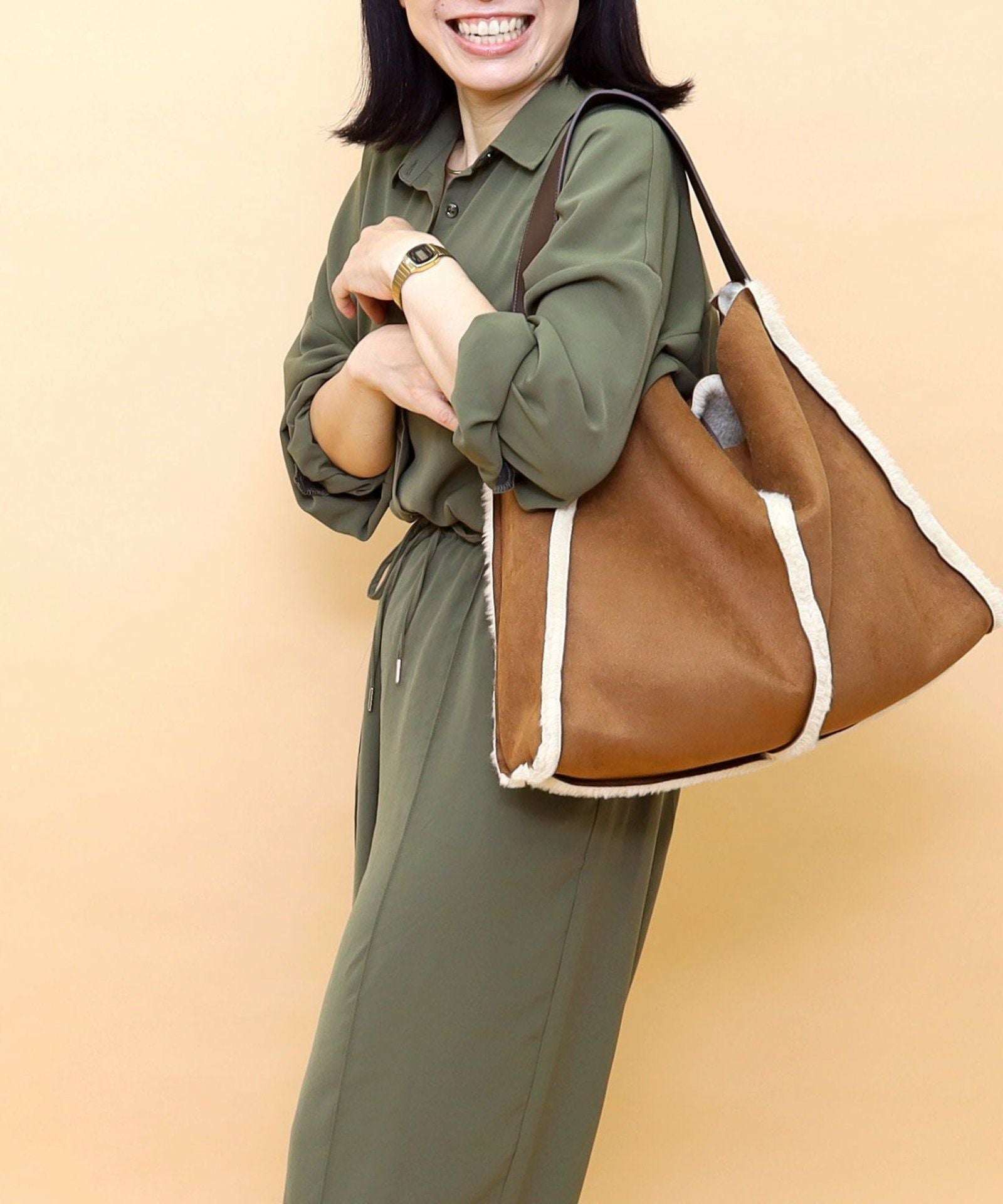 OUTLET SALE】 ボアムートンリバーシブルワンショルダーバッグ／A4