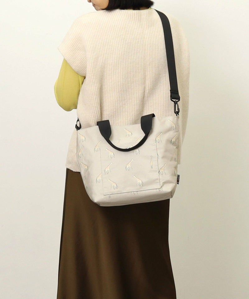 ライトベージュ