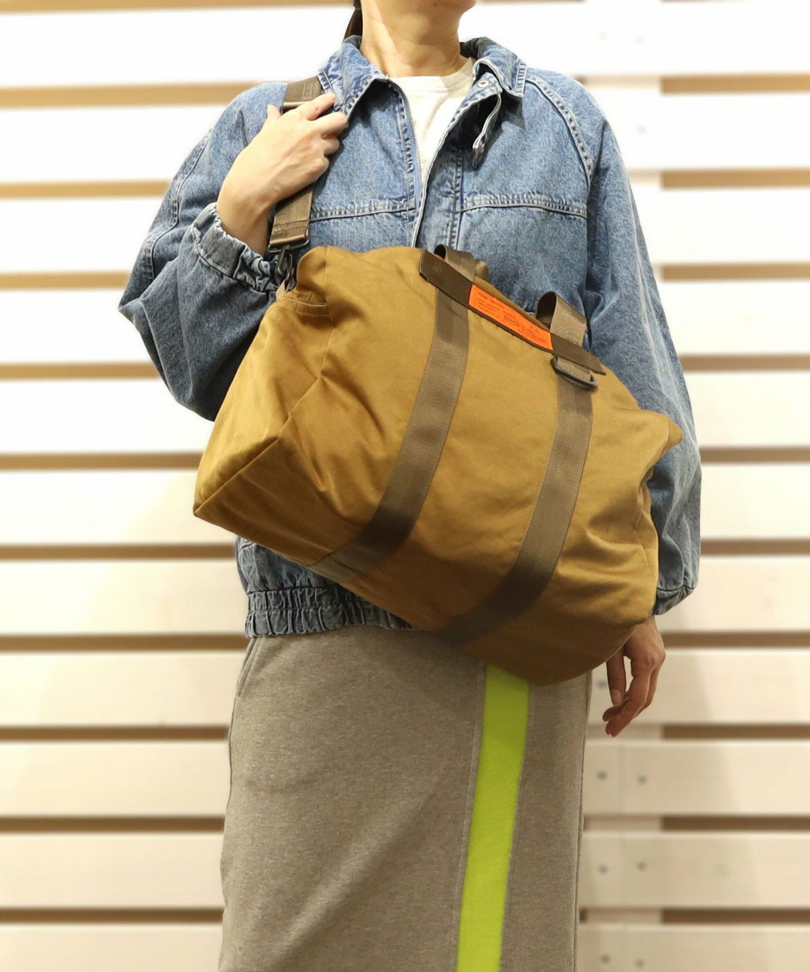 【新品札付き】【66％off】　ADMJ ボストンバック ゴールド ¥50400 新品札付き】【66％off】 ADMJ ボストンバック ゴールド ¥50400 【公式