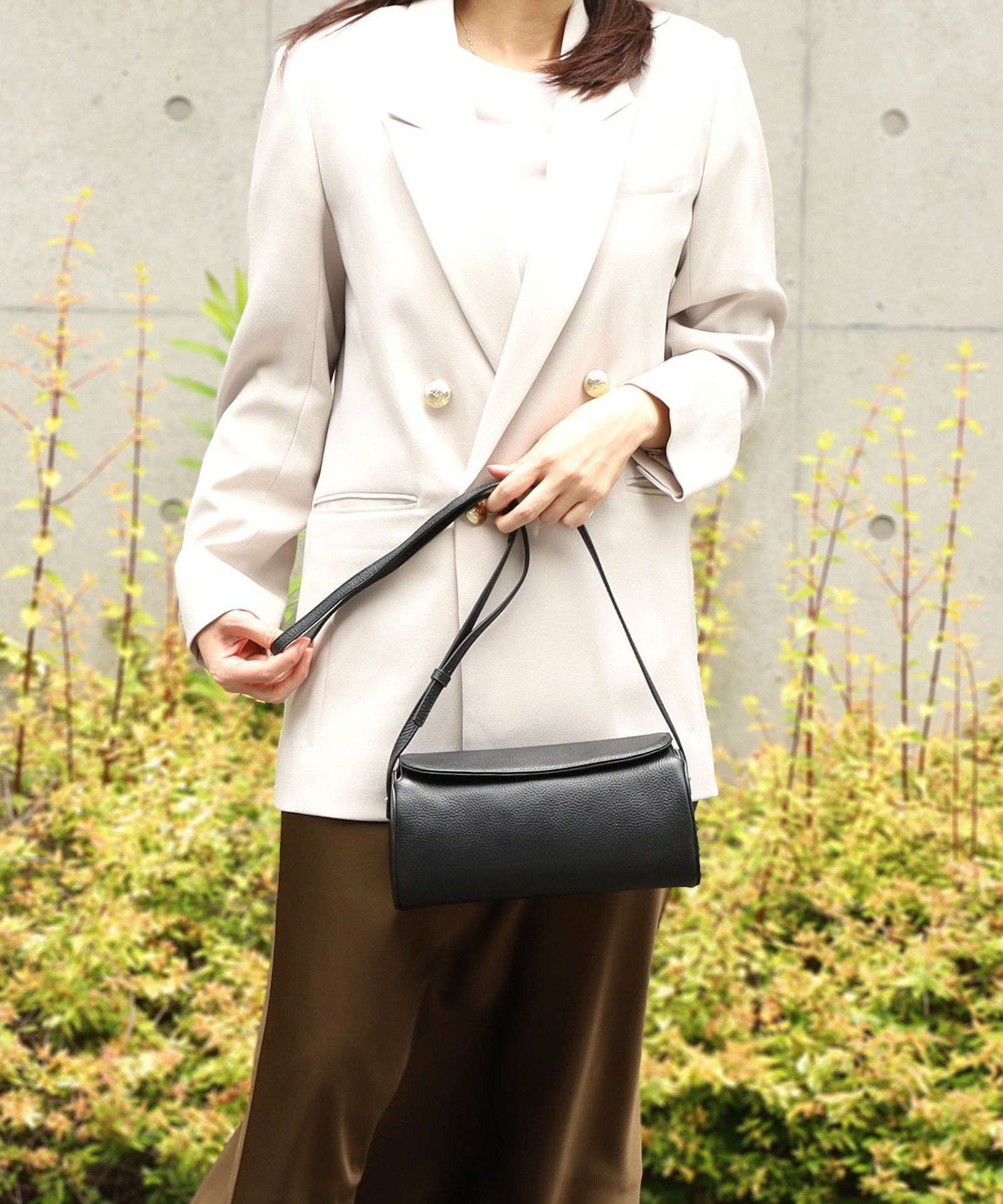 シュリンクレザー筒形カブセショルダーバッグ 本革FG | COO ONLINE