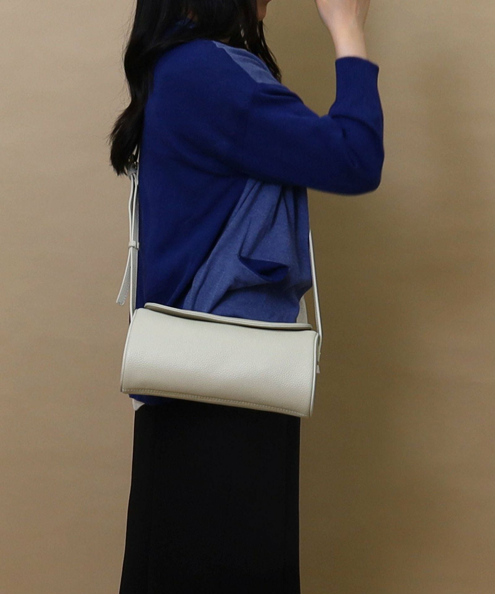 シュリンクレザー筒形カブセショルダーバッグ 本革FG | COO ONLINE