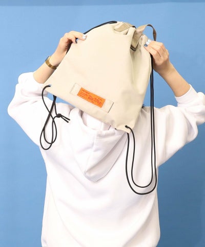 ライトベージュ