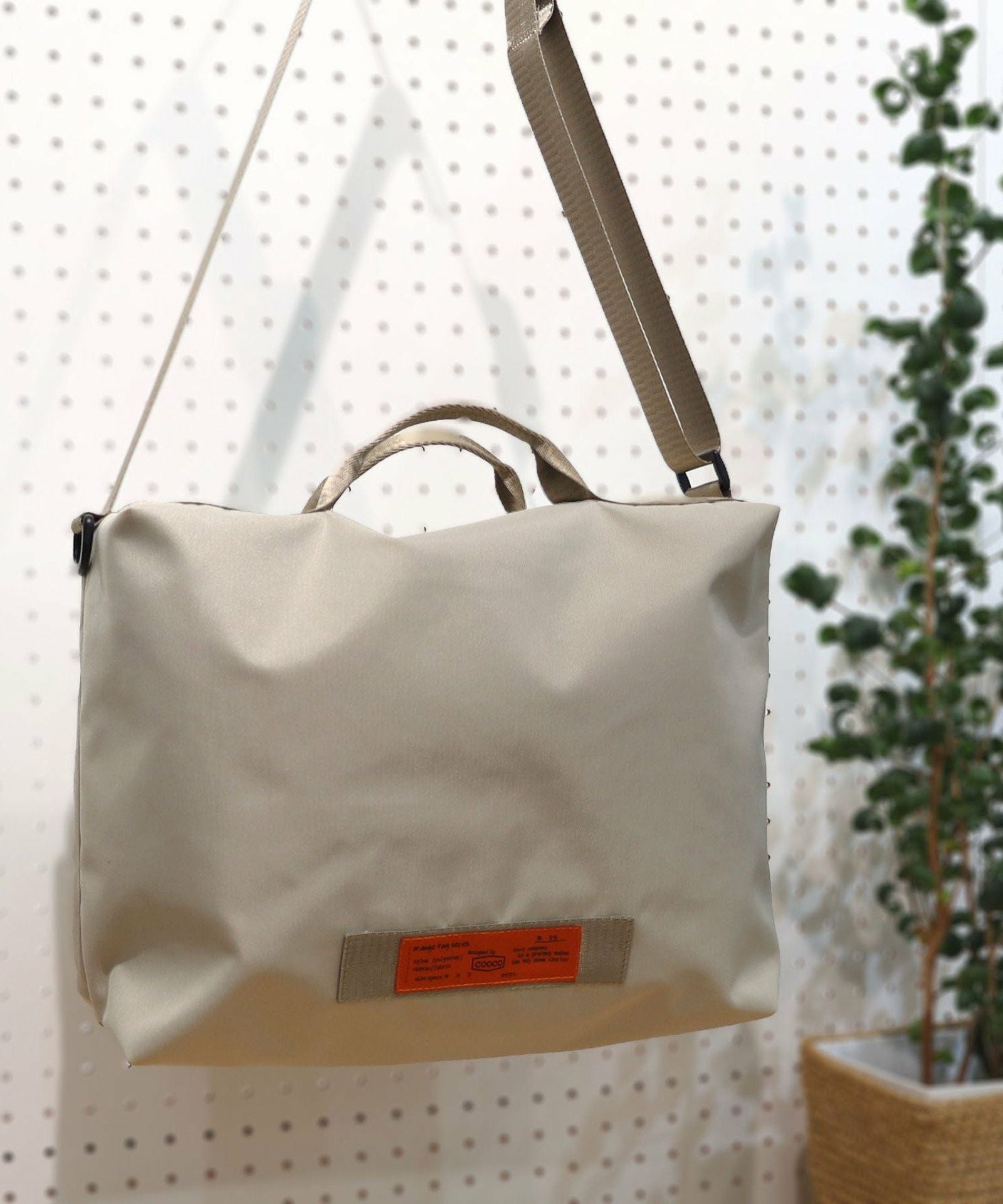 orange tag 撥水ショルダーバッグ／A4対応 定番FG | COO ONLINE
