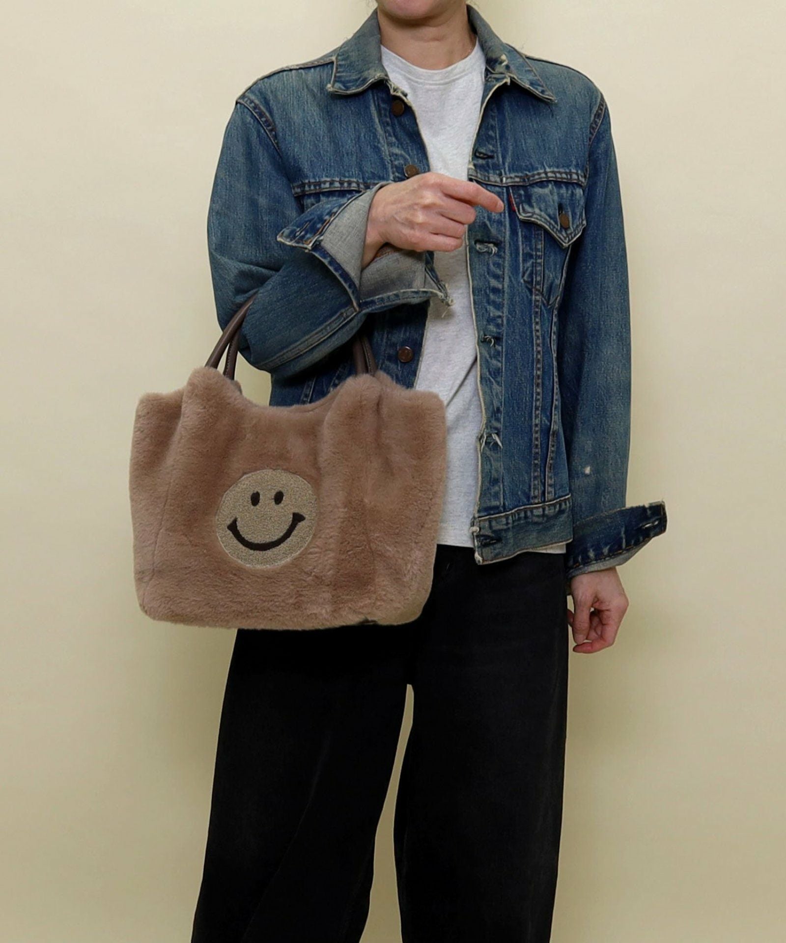 スーパーSALE】 半額 50%OFF SMILEY サガラ刺繍x無地エコファー