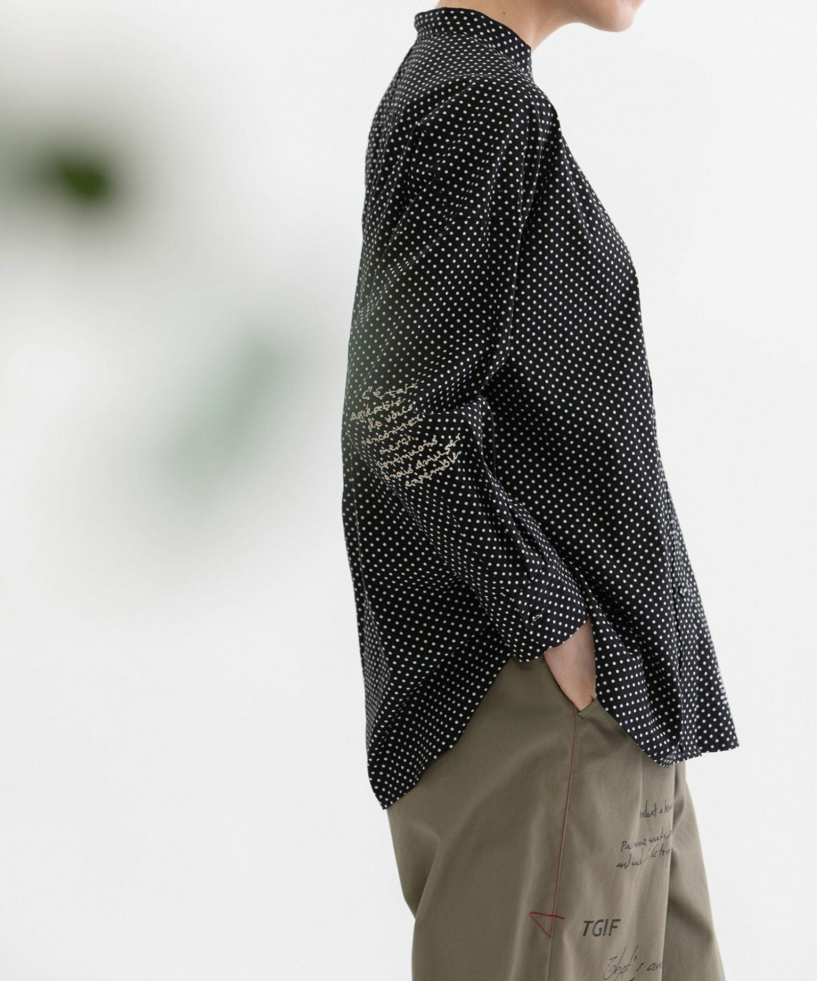 WINTER SALE】バンドカラー袖刺繍シャツ | COO ONLINE