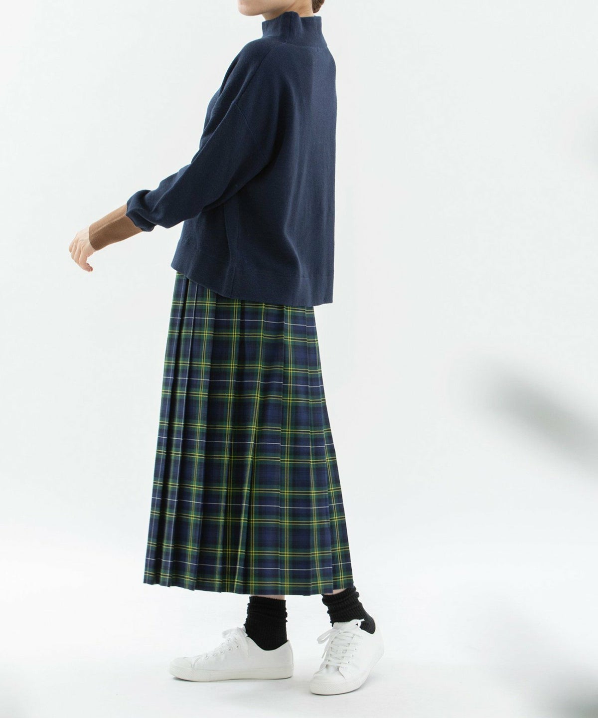 モデル身長：167cm（レッド）