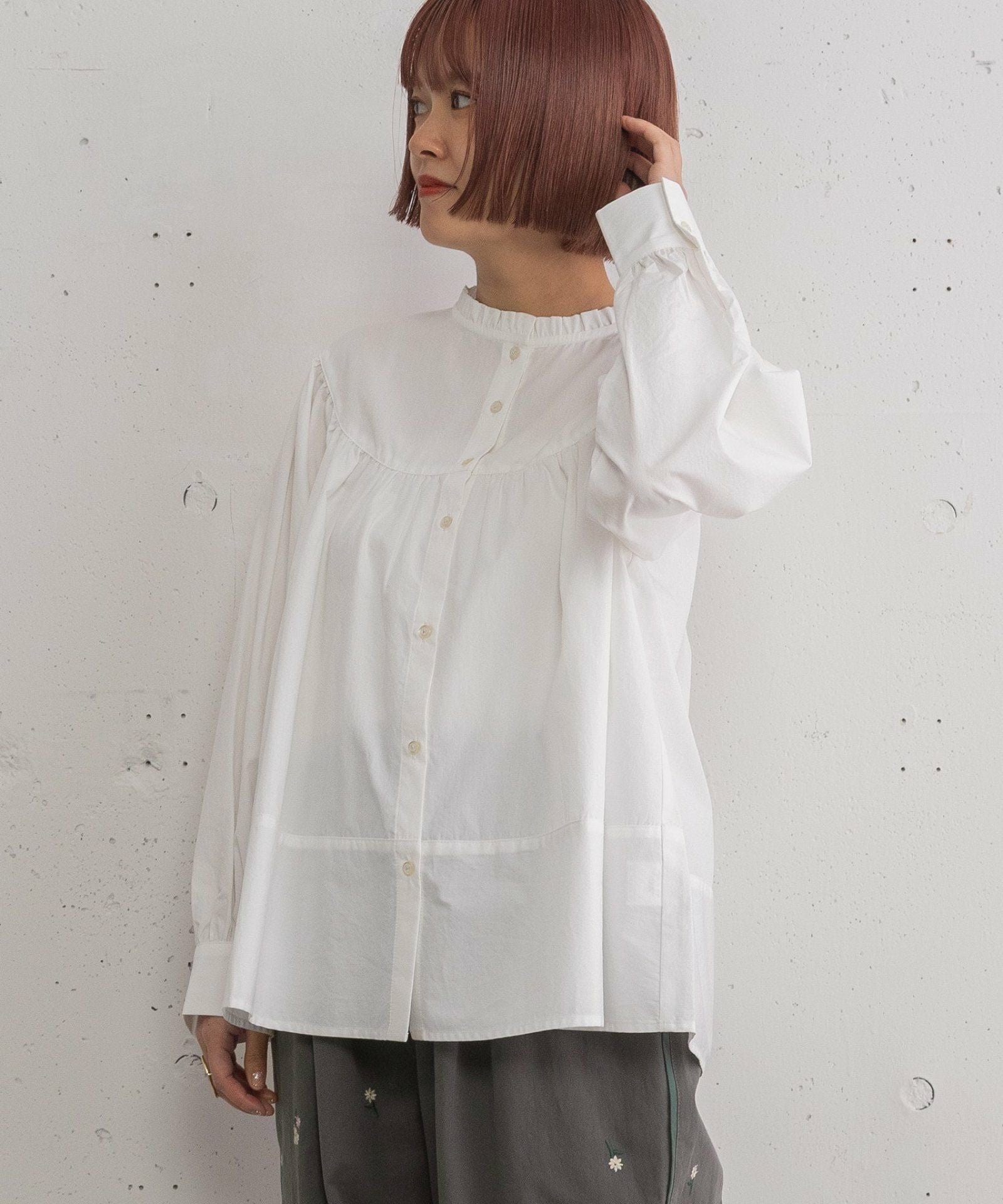 PRE SALE＞スタンドフリルラウンドヨークブラウス | COO ONLINE
