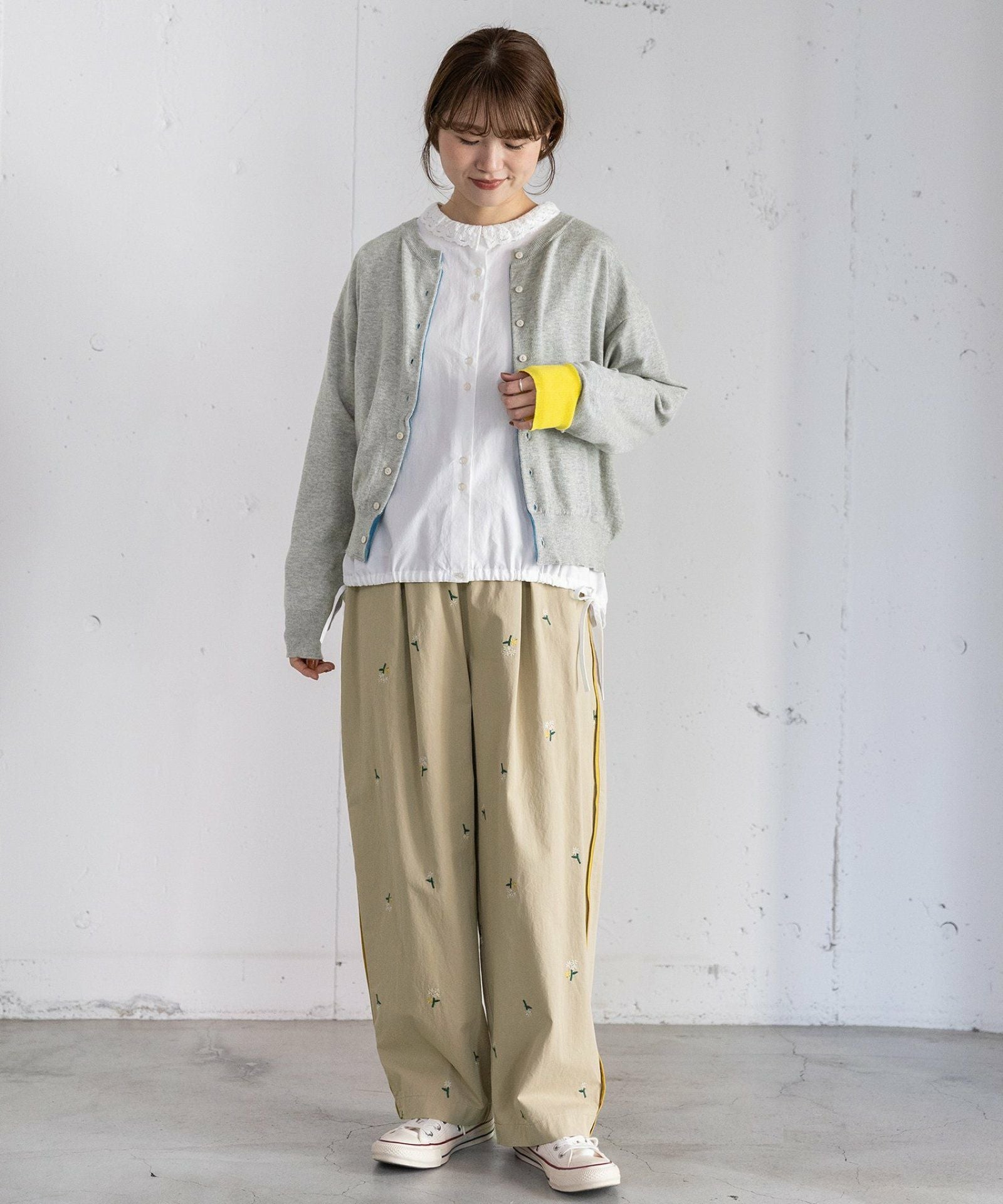 SUMMER SALE】フラワー刺繍タックパンツ | COO ONLINE
