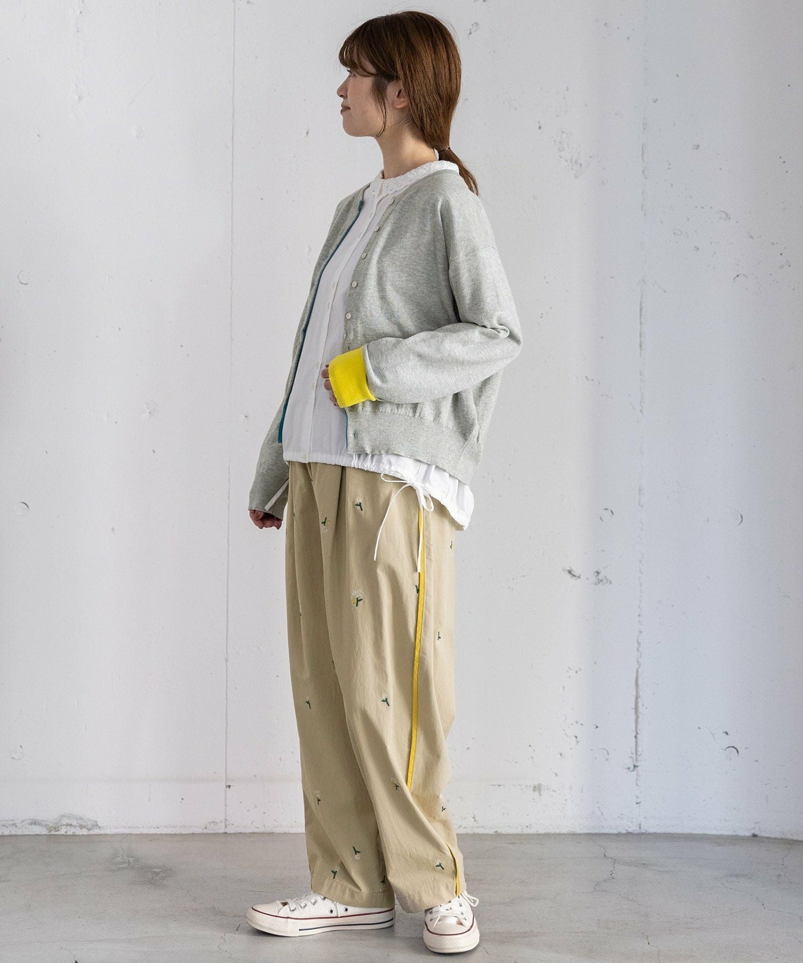 PRE SALE＞フラワー刺繍タックパンツ | COO ONLINE